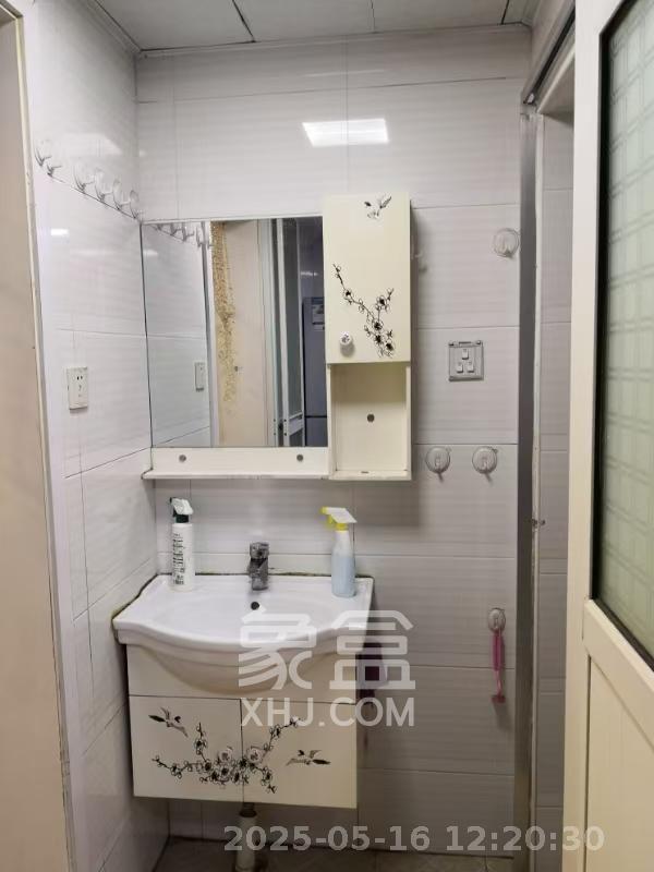 涂家冲社区（涂新小区、农商银行宿舍）  2室1厅1卫   1800.00元/月