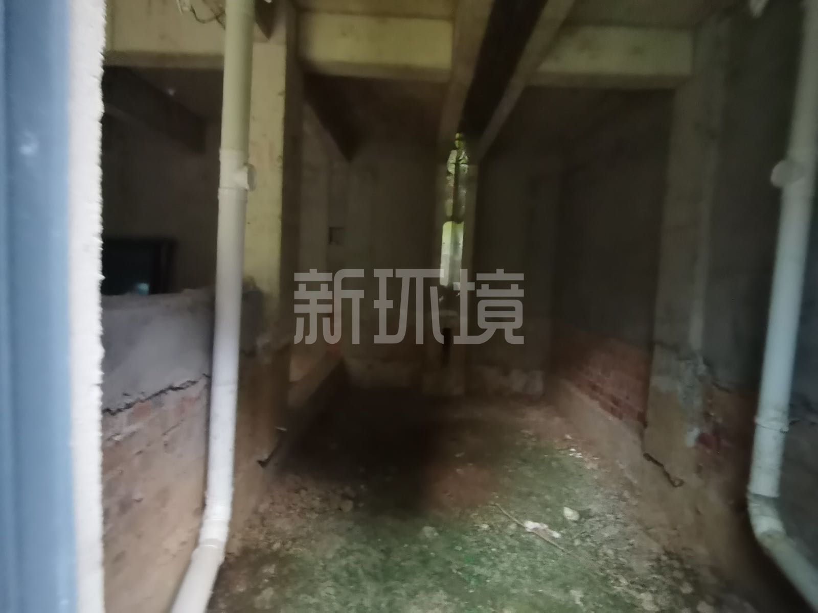 天门壹号  4室2厅2卫   169.00万客厅