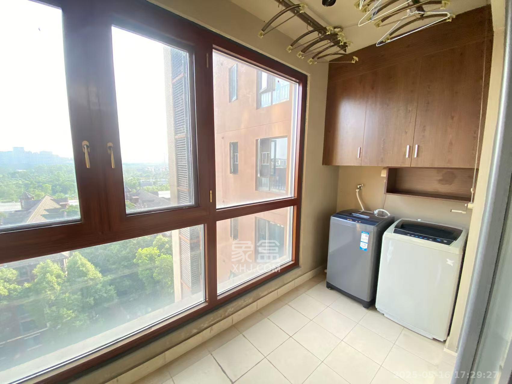 万科白鹭郡  4室2厅2卫    3800.0元/月室内图