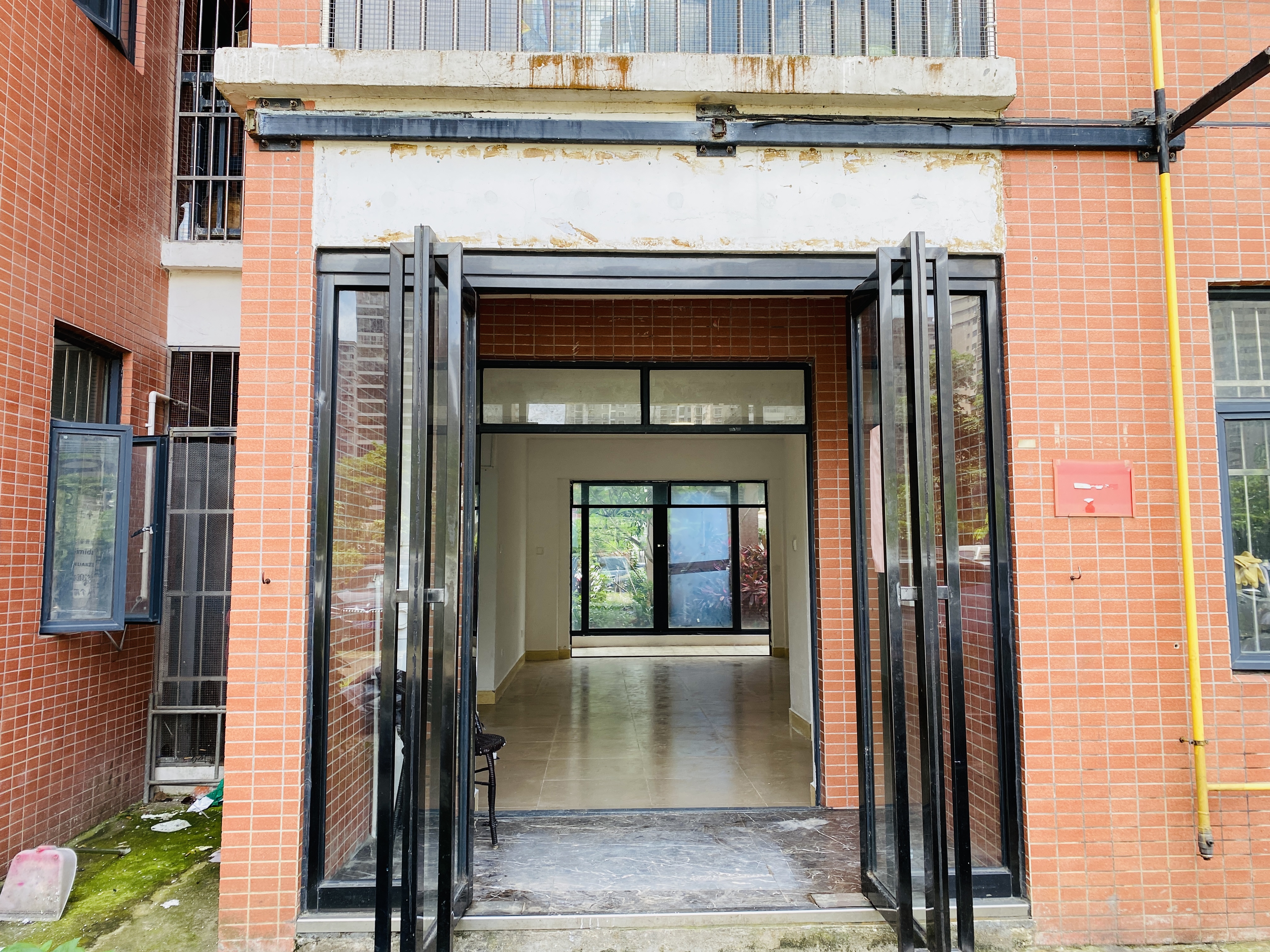 红城湖延长线(别名:滨江华庭) 3室2厅1卫 3800.0元/月 红城湖延长线(别名:滨江华庭) 3室2厅1卫 3800.0元/月室内图