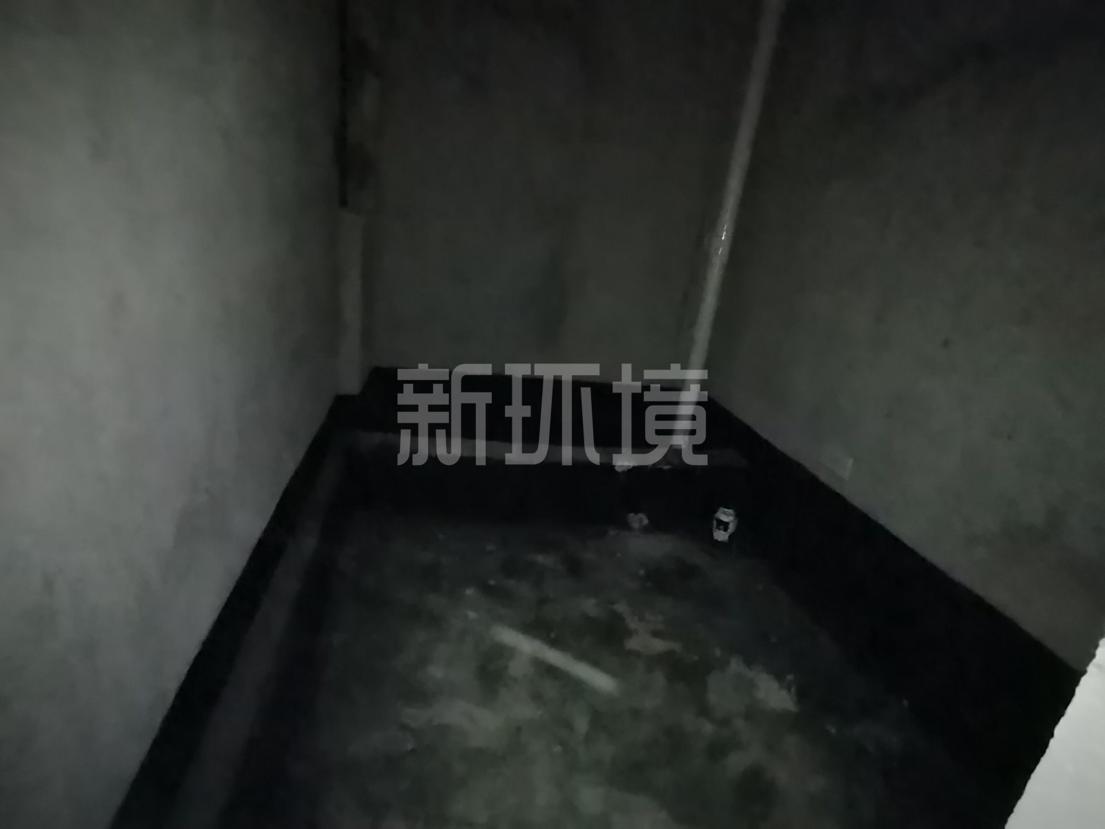 天门壹号  4室2厅2卫   169.00万客厅
