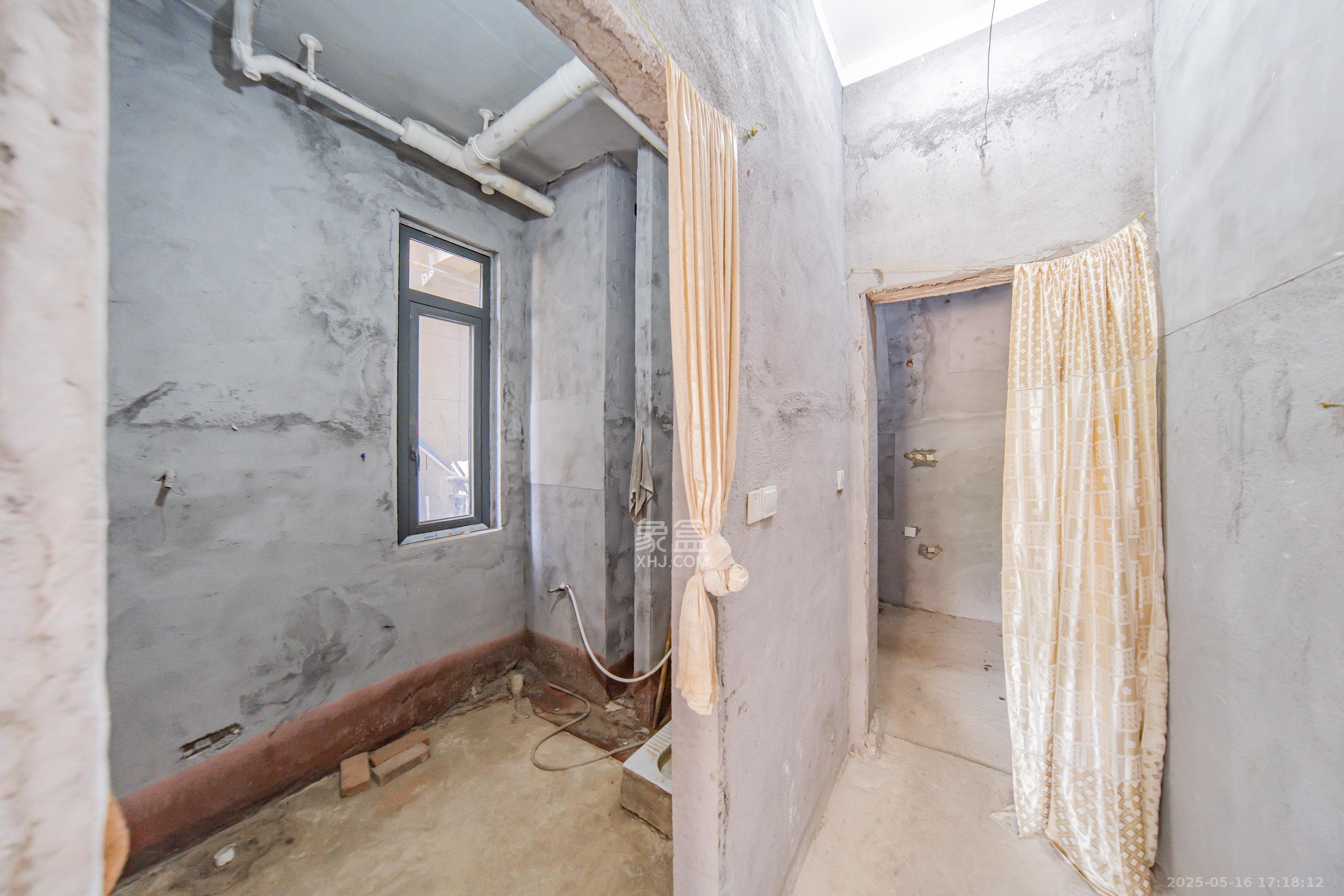 恒大半山悦府  1室1厅1卫    30.0万 恒大半山悦府  1室1厅1卫    30.0万其他