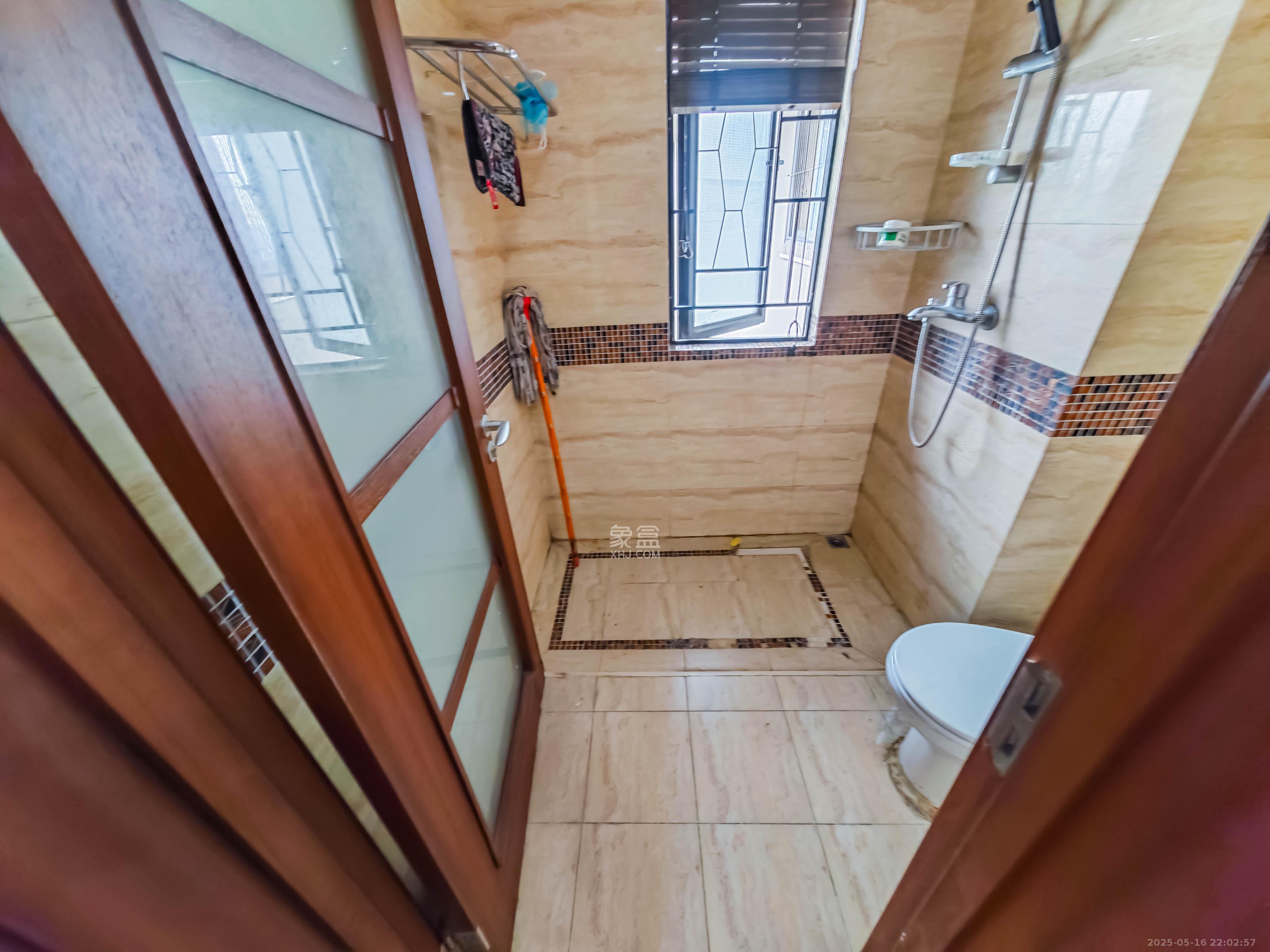 万科金域华府三四期  4室2厅2卫    128.0万 万科金域华府三四期  4室2厅2卫    128.0万卫生间