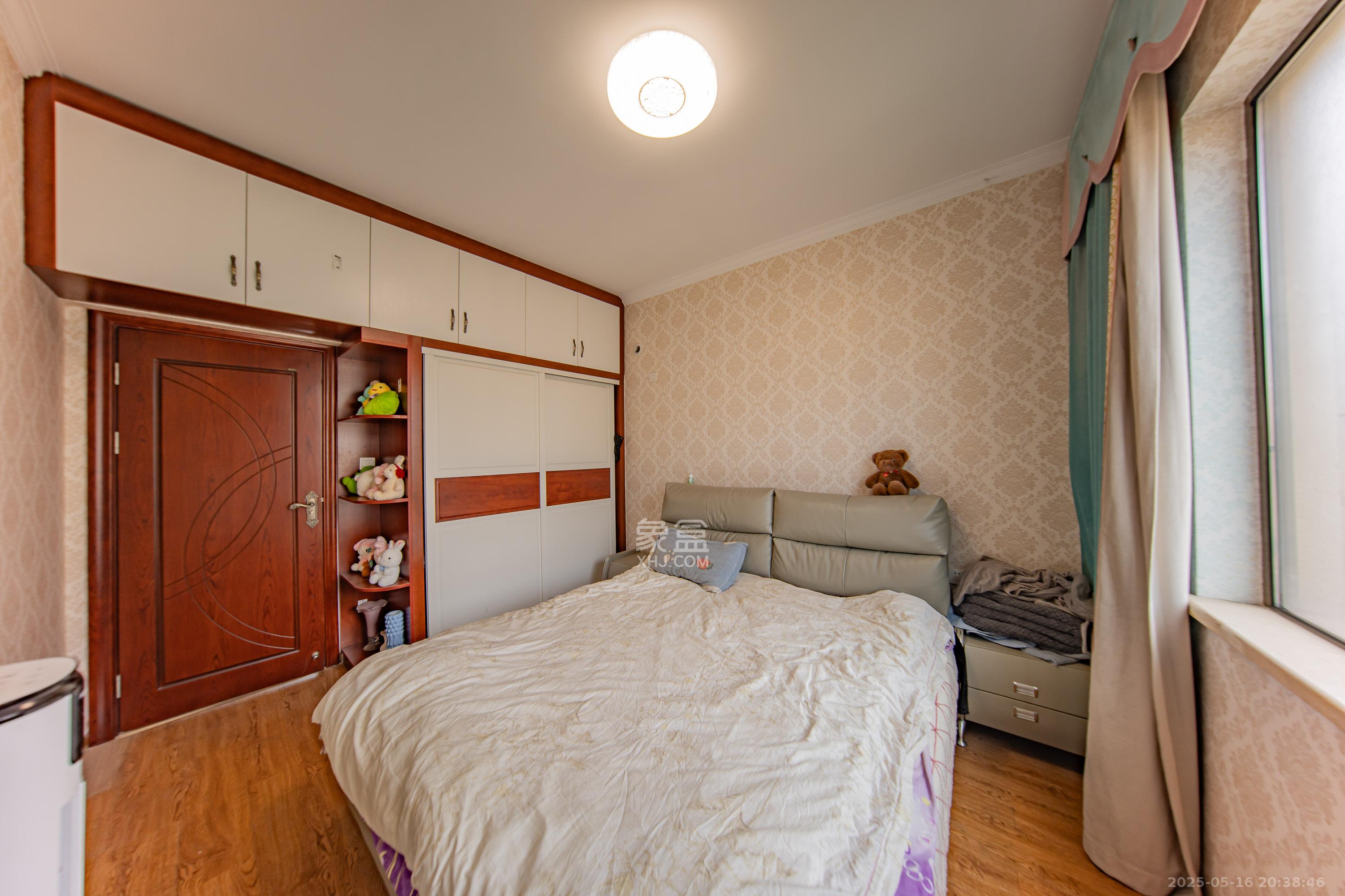 江山帝景哈佛 3室2厅2卫 110.0万 江山帝景哈佛 3室2厅2卫 110.0万卧室