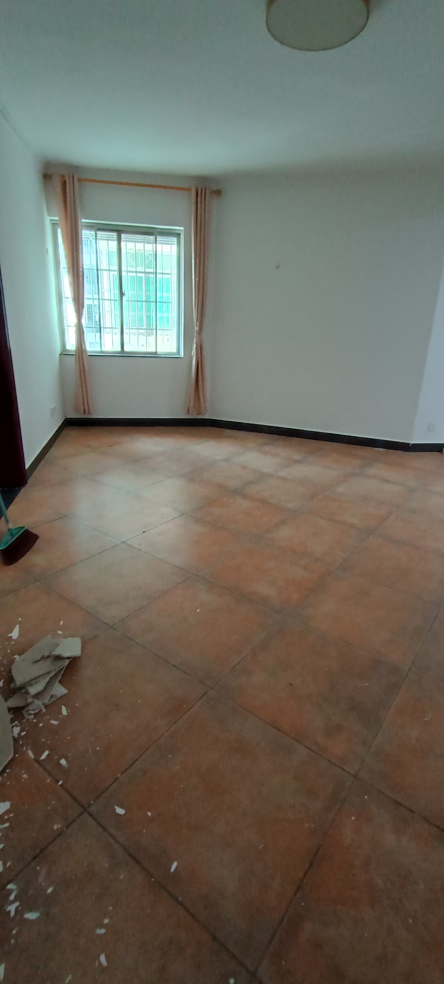 富豪大厦(富豪花园) 2室1厅1卫 108.0万 富豪大厦(富豪花园) 2室1厅1卫 108.0万客厅