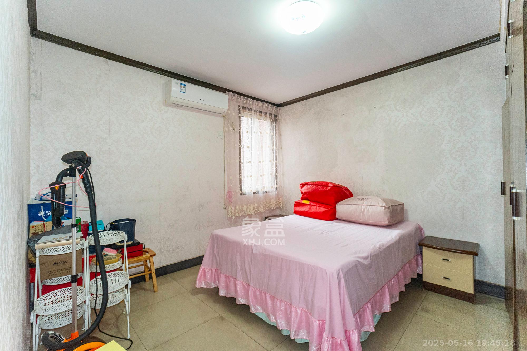 星兴佳园 3室2厅2卫 59.8万 星兴佳园 3室2厅2卫 59.8万卧室