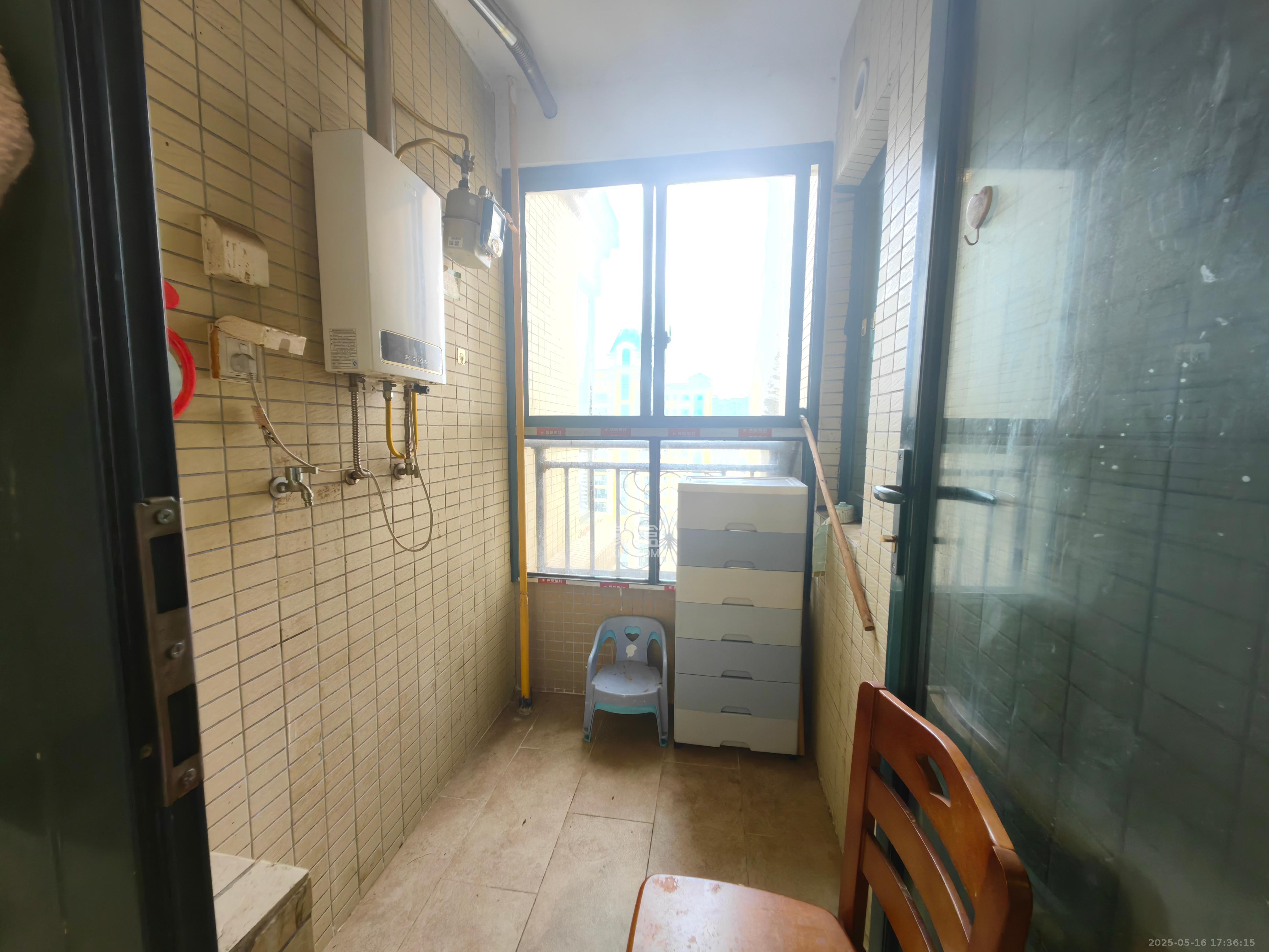 恒大翡翠华庭  3室2厅1卫   2800.00元/月室内图