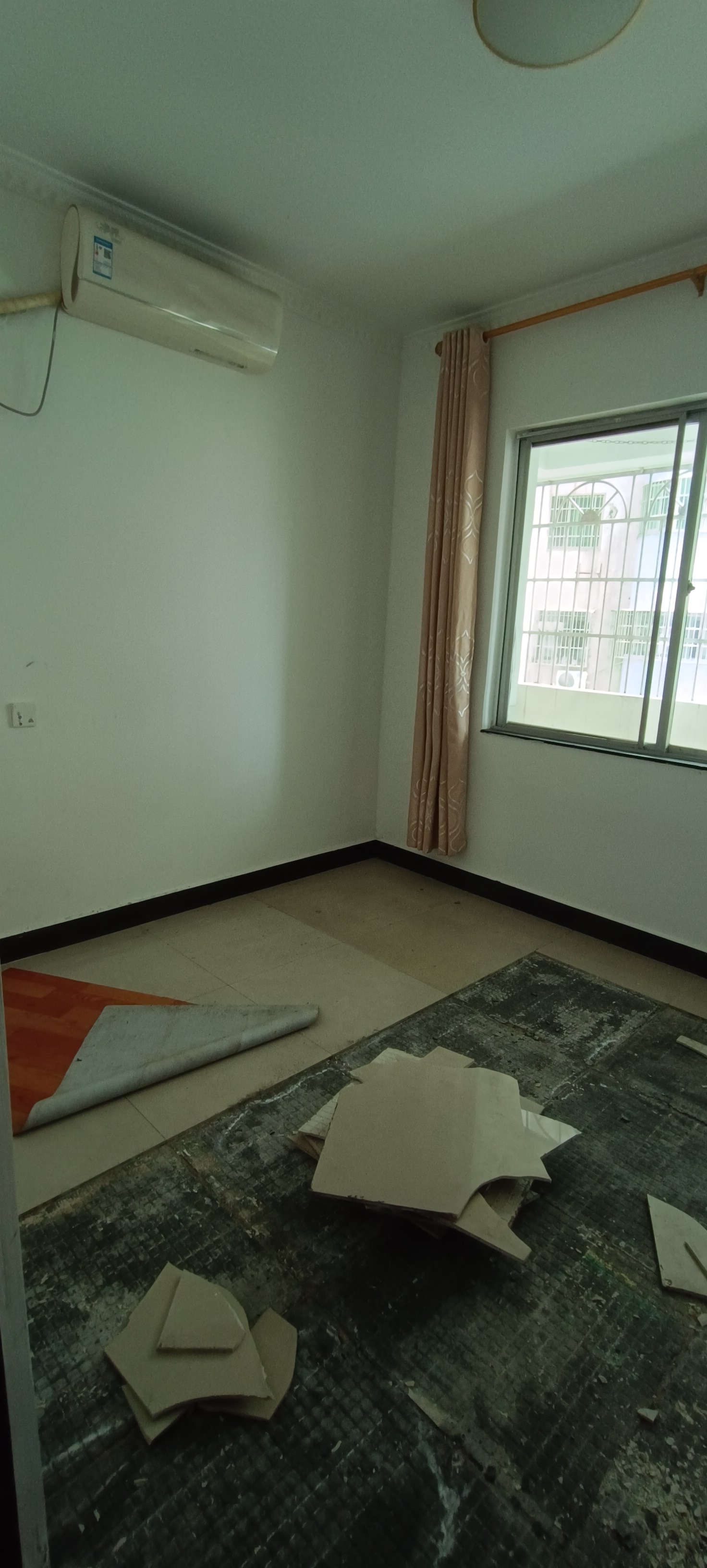 富豪大厦(富豪花园)  2室1厅1卫   2200.00元/月室内图
