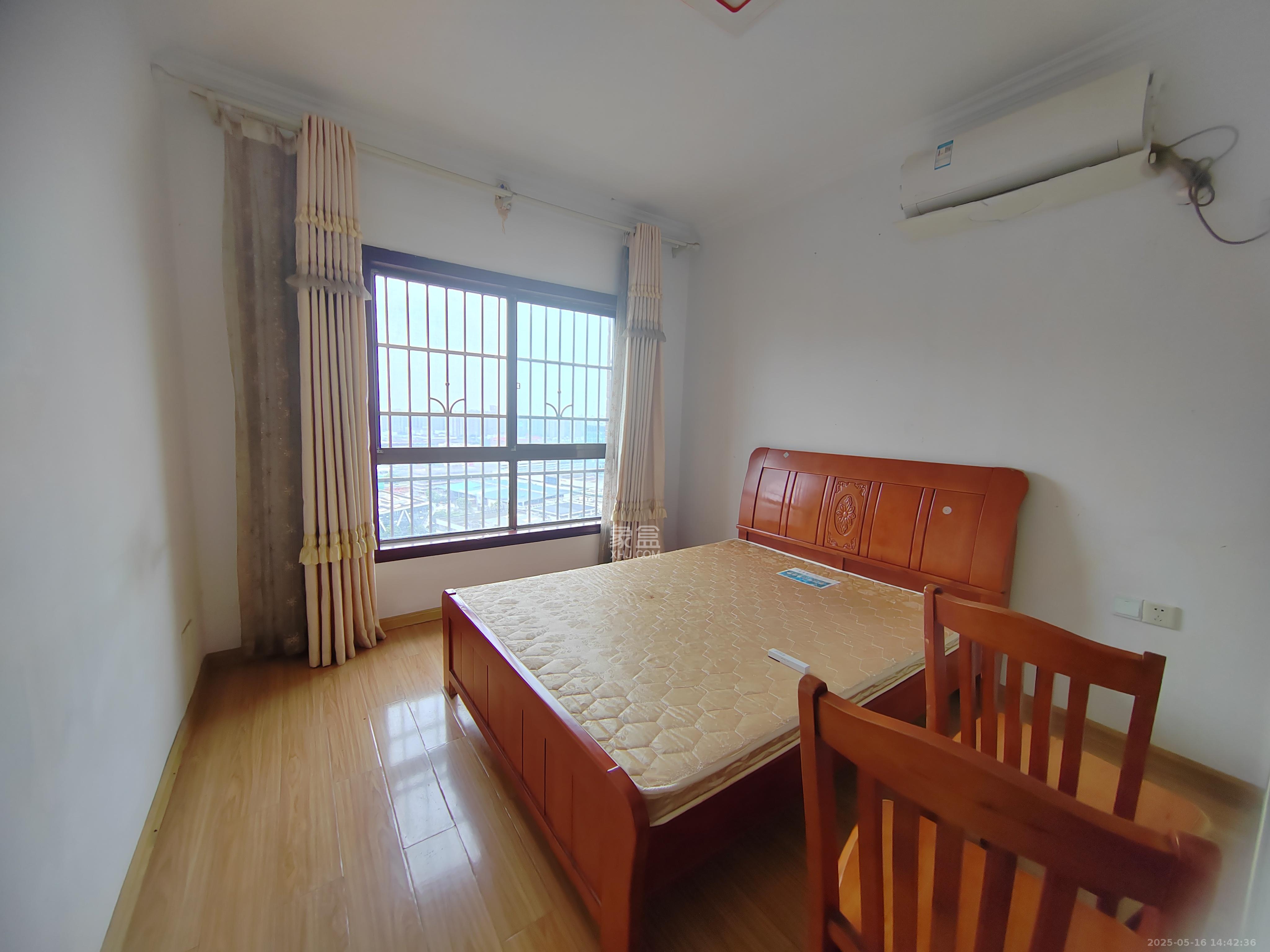 家和院  3室2厅1卫   1600.00元/月室内图