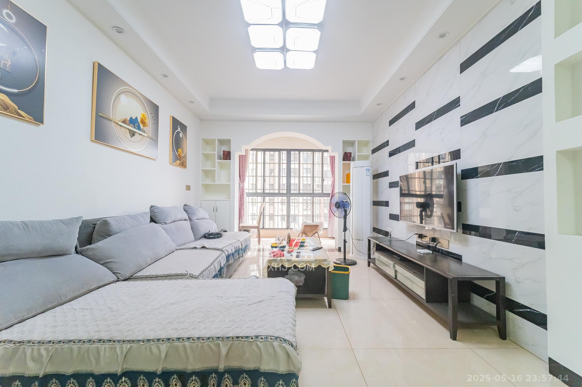 松雅轩(埃克斯社区) 2室2厅1卫 62.8万 松雅轩(埃克斯社区) 2室2厅1卫 62.8万客厅