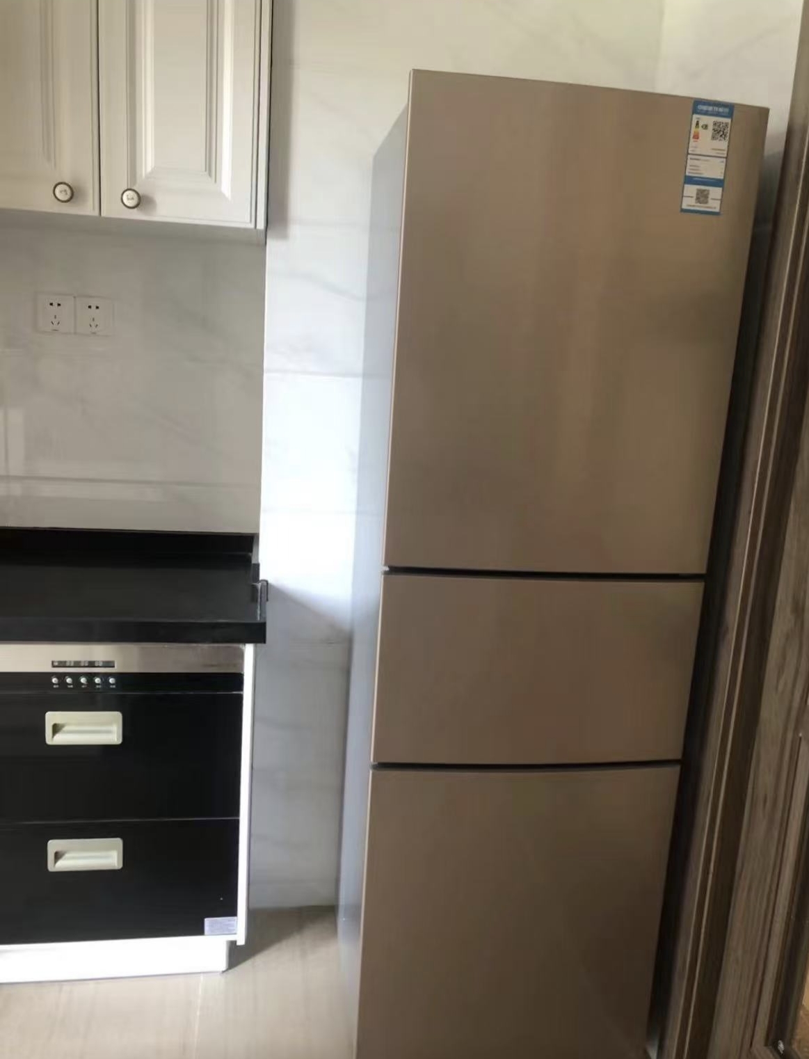 碧桂园豪园-二期 3室2厅2卫 72.8万 碧桂园豪园-二期 3室2厅2卫 72.8万客厅