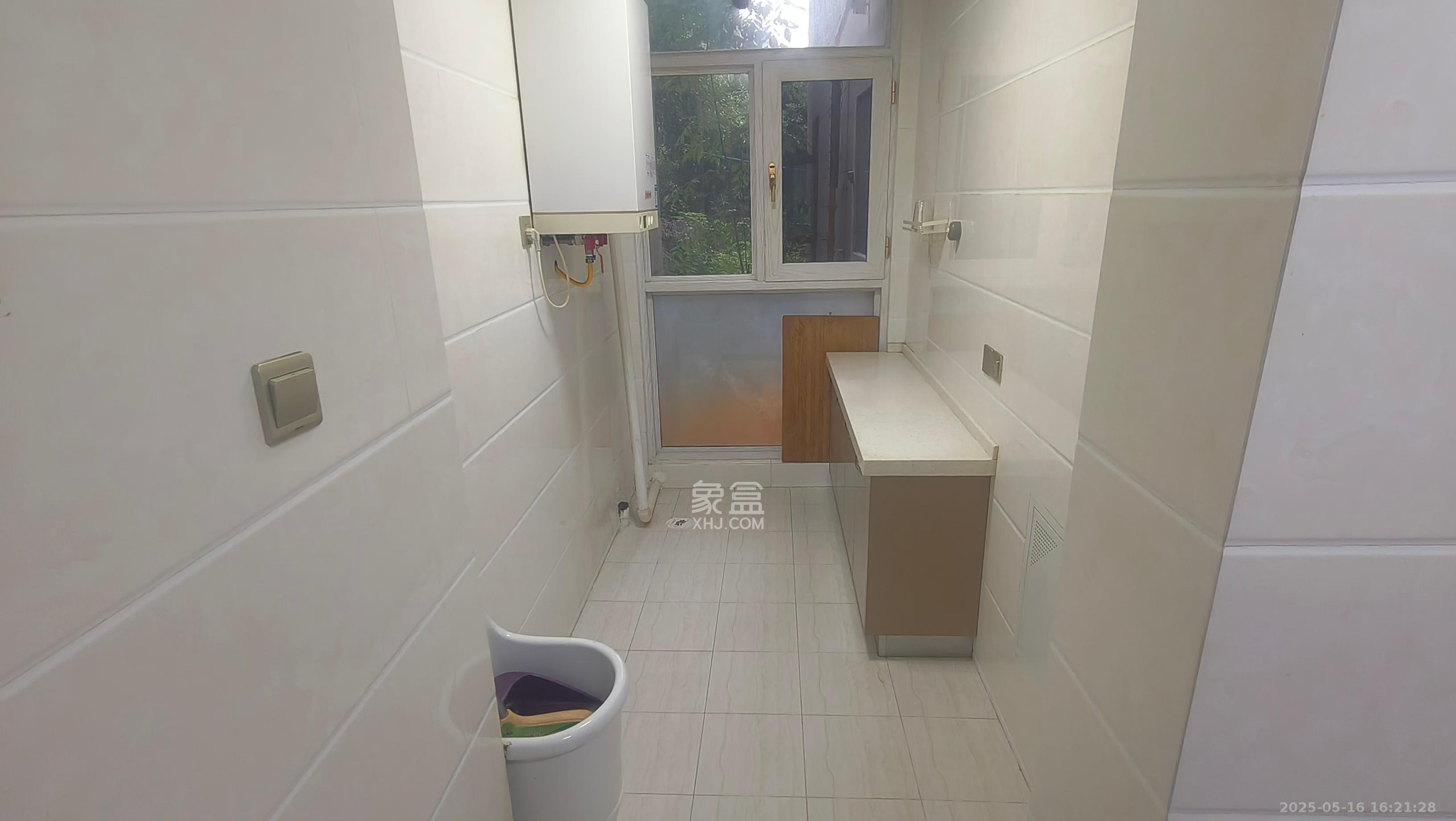 第六都(陆都小区) 3室2厅2卫 4200.0元/月 第六都(陆都小区) 3室2厅2卫 4200.0元/月室内图