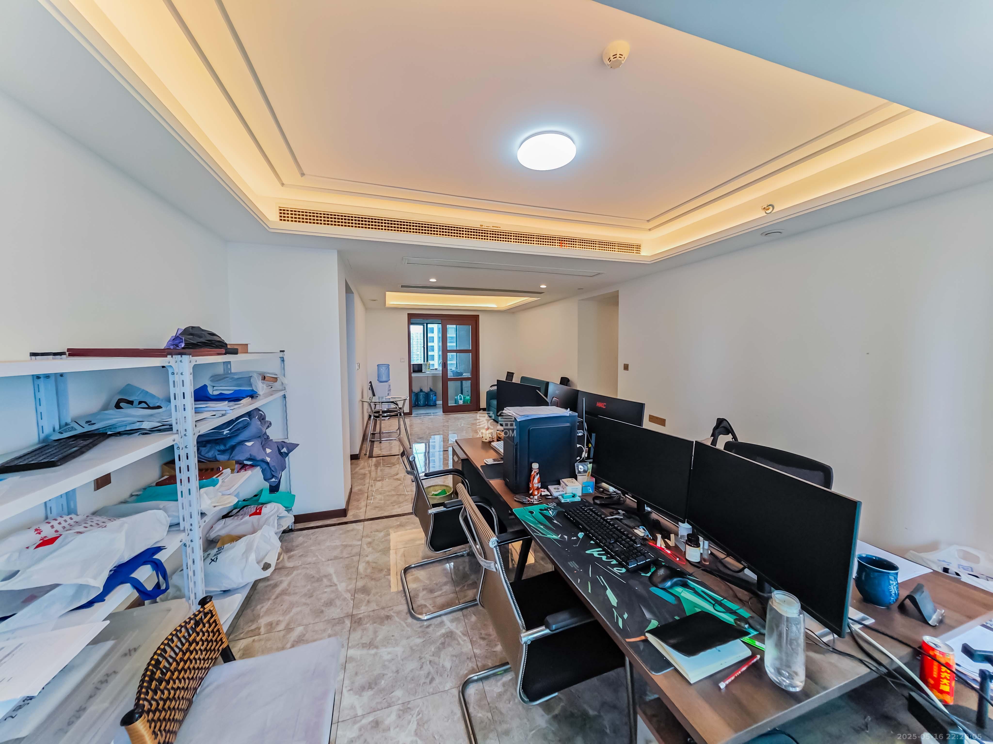 绿地长沙城际空间站(绿地新里佳苑)  5室2厅2卫    175.0万 绿地长沙城际空间站(绿地新里佳苑)  5室2厅2卫    175.0万客厅