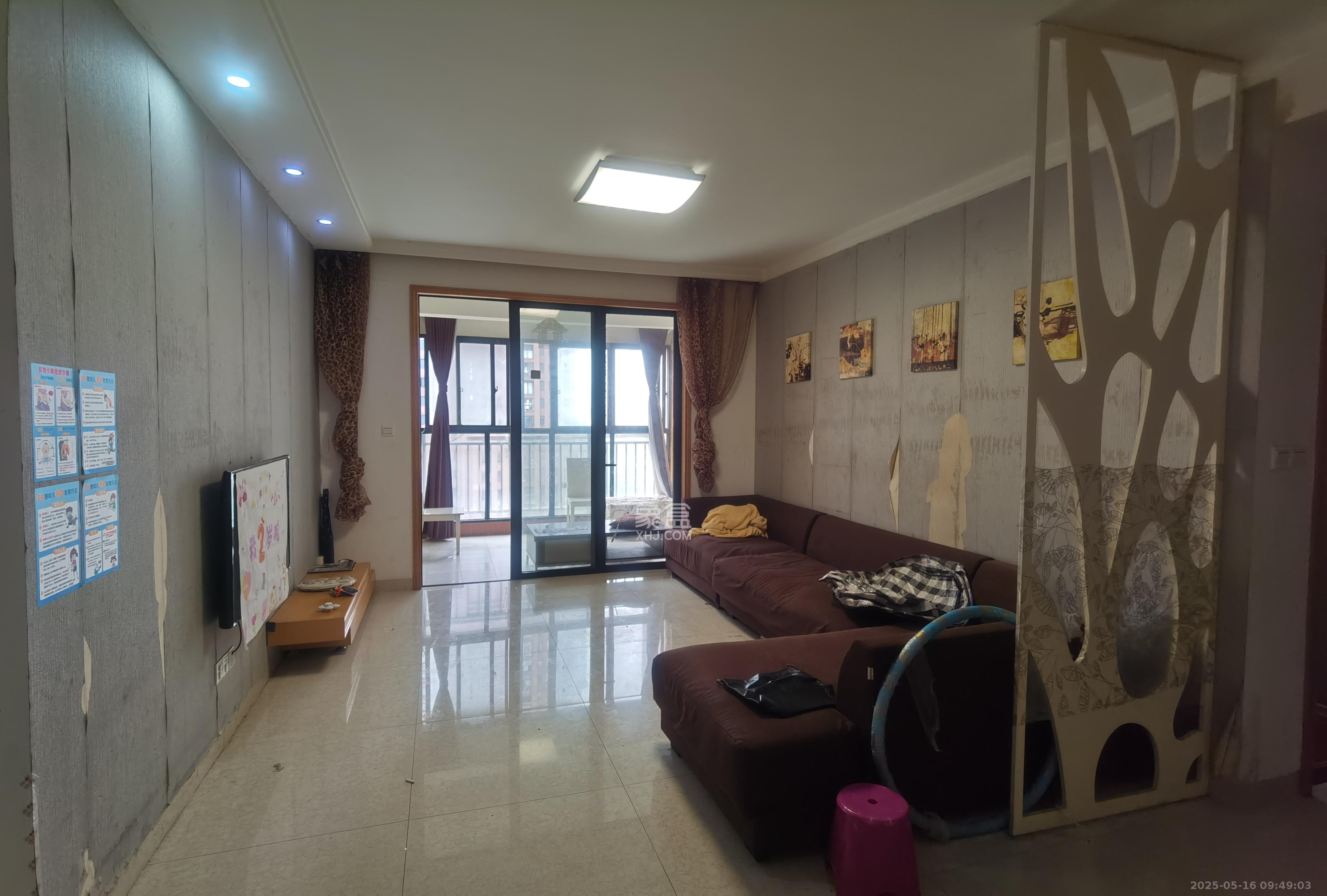 三一街区  3室2厅1卫   1800.00元/月室内图