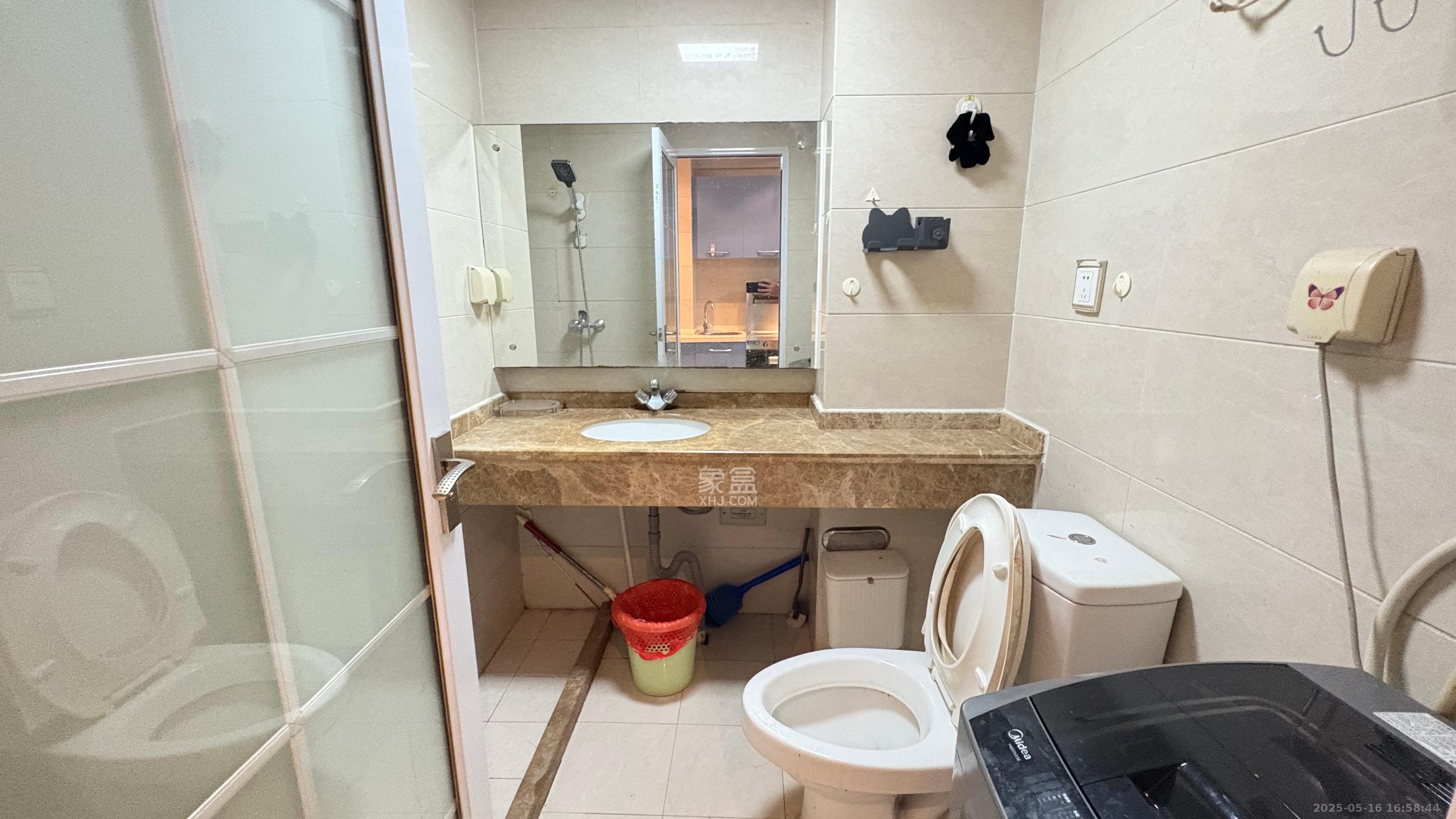 西子一间  1室1厅1卫   1800.00元/月室内图