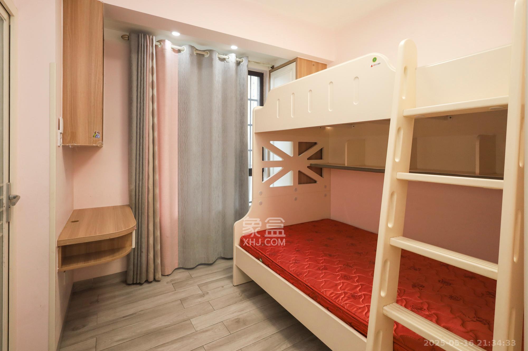 水映加州 3室2厅1卫 150.0万 水映加州 3室2厅1卫 150.0万卧室