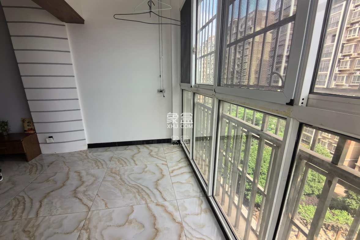 南郡雅园 2室2厅1卫 1400.0元/月 南郡雅园 2室2厅1卫 1400.0元/月室内图