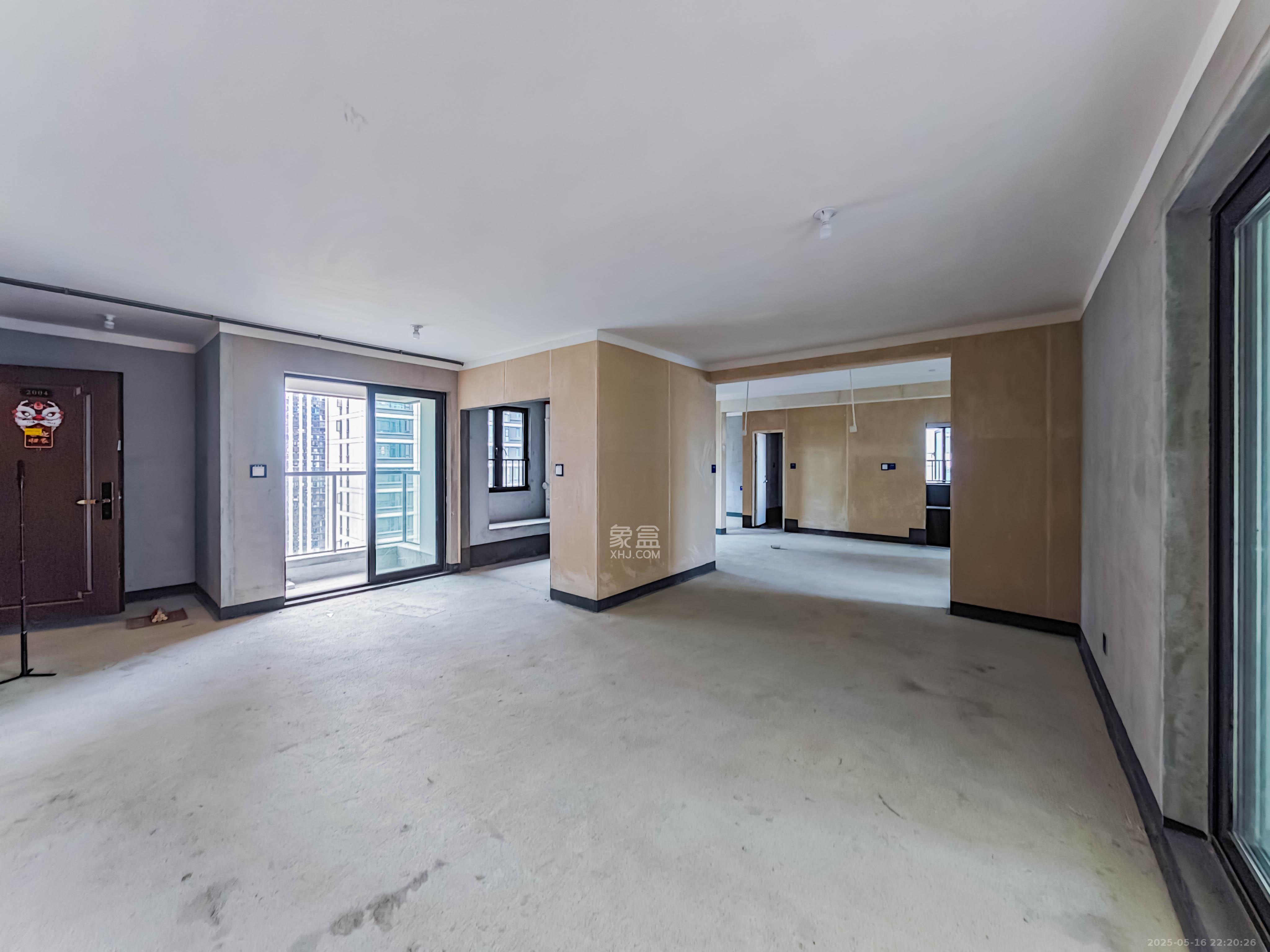 建发玖洲观澜  4室2厅2卫   200.00万客厅