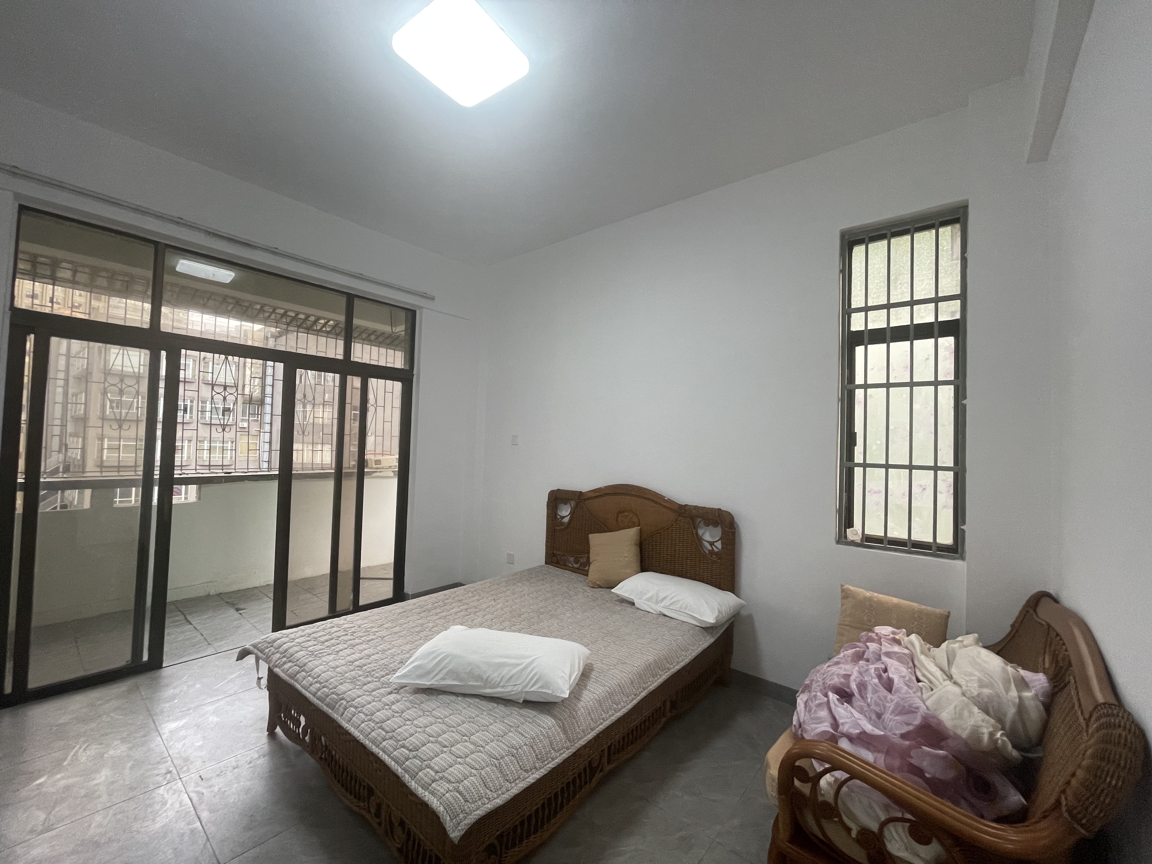 傍海小区  2室2厅1卫    2000.0元/月 傍海小区  2室2厅1卫    2000.0元/月室内图