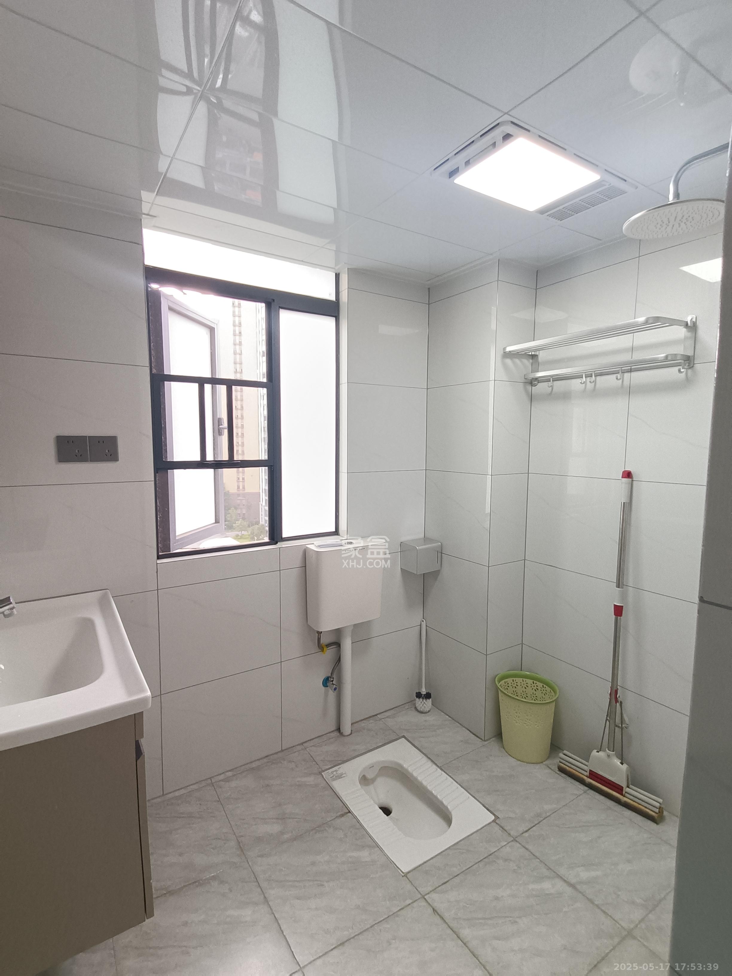 谷峰安置小区（惟德园）  3室2厅2卫   2800.00元/月室内图