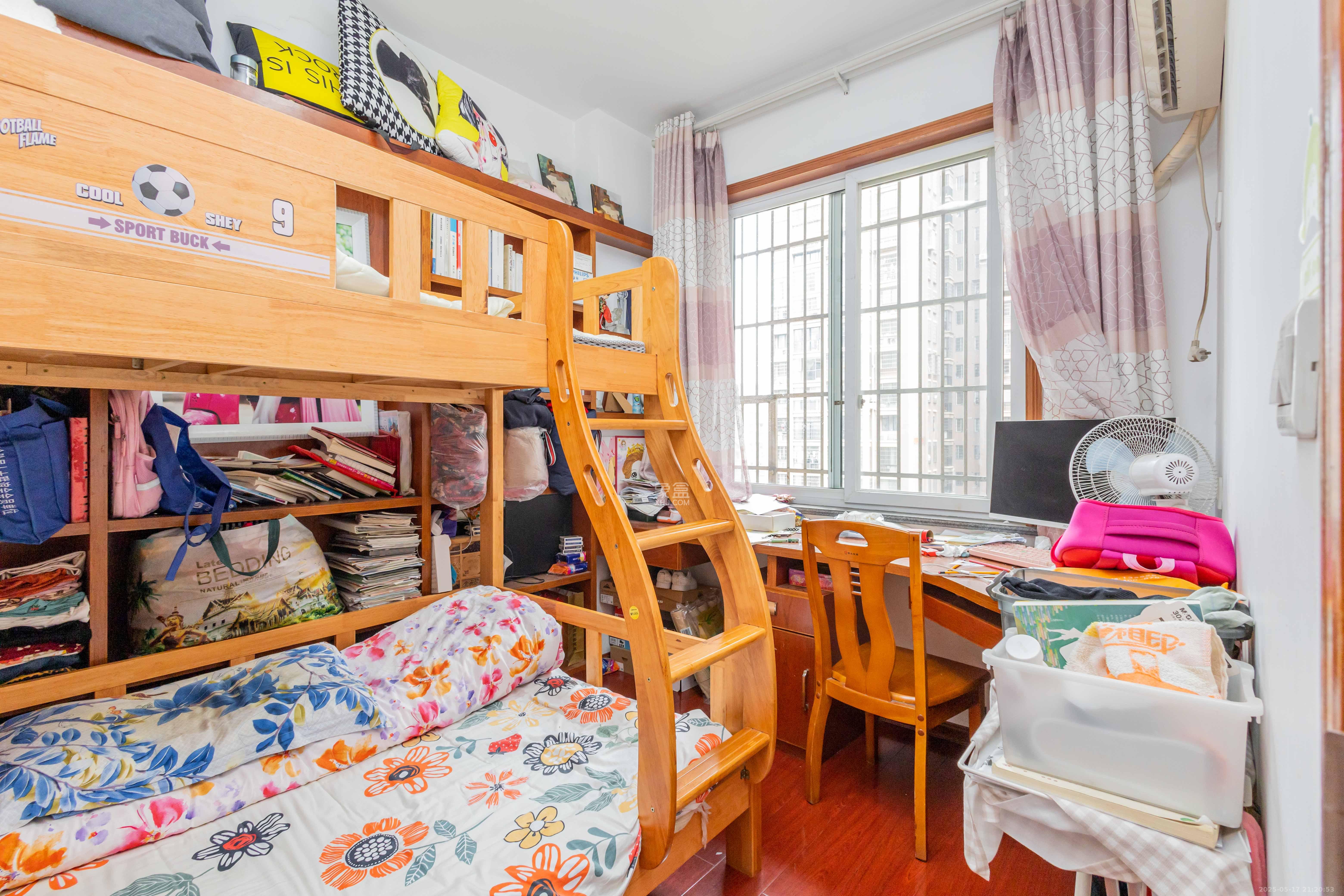 三景国际  3室2厅2卫    62.8万 三景国际  3室2厅2卫    62.8万卧室