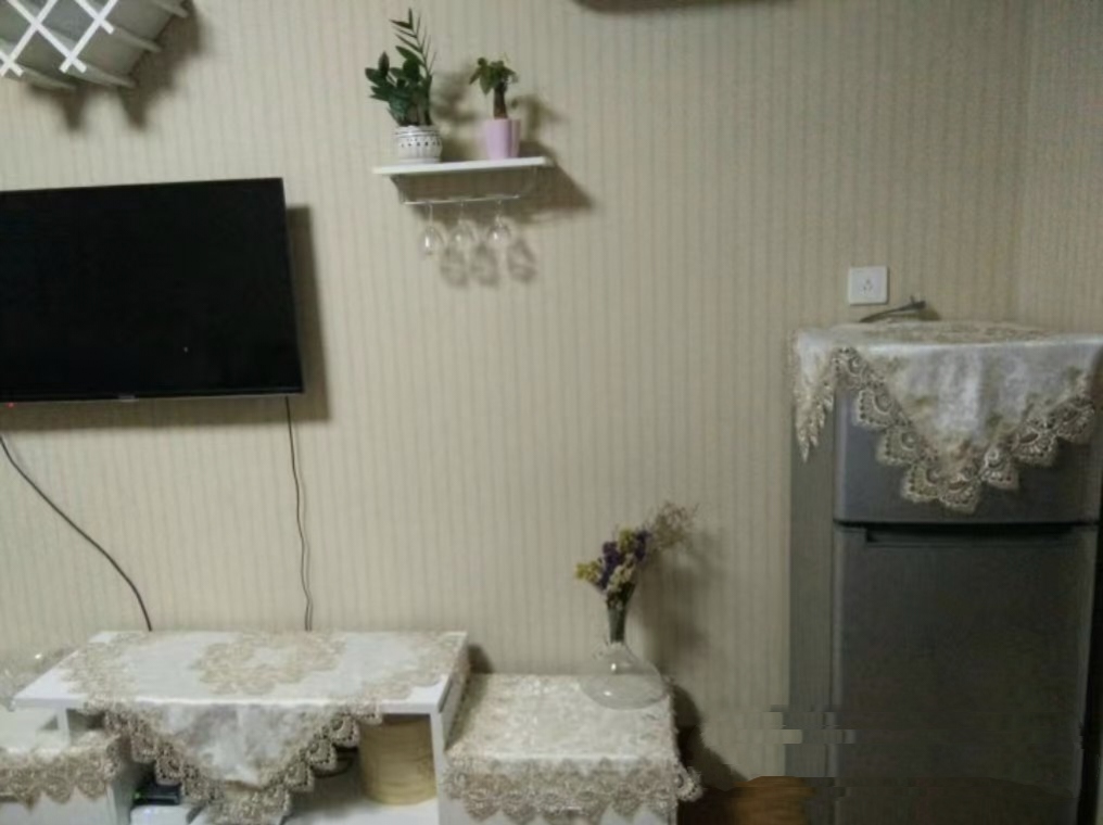 蓝色港湾  1室1厅1卫   18.50万客厅