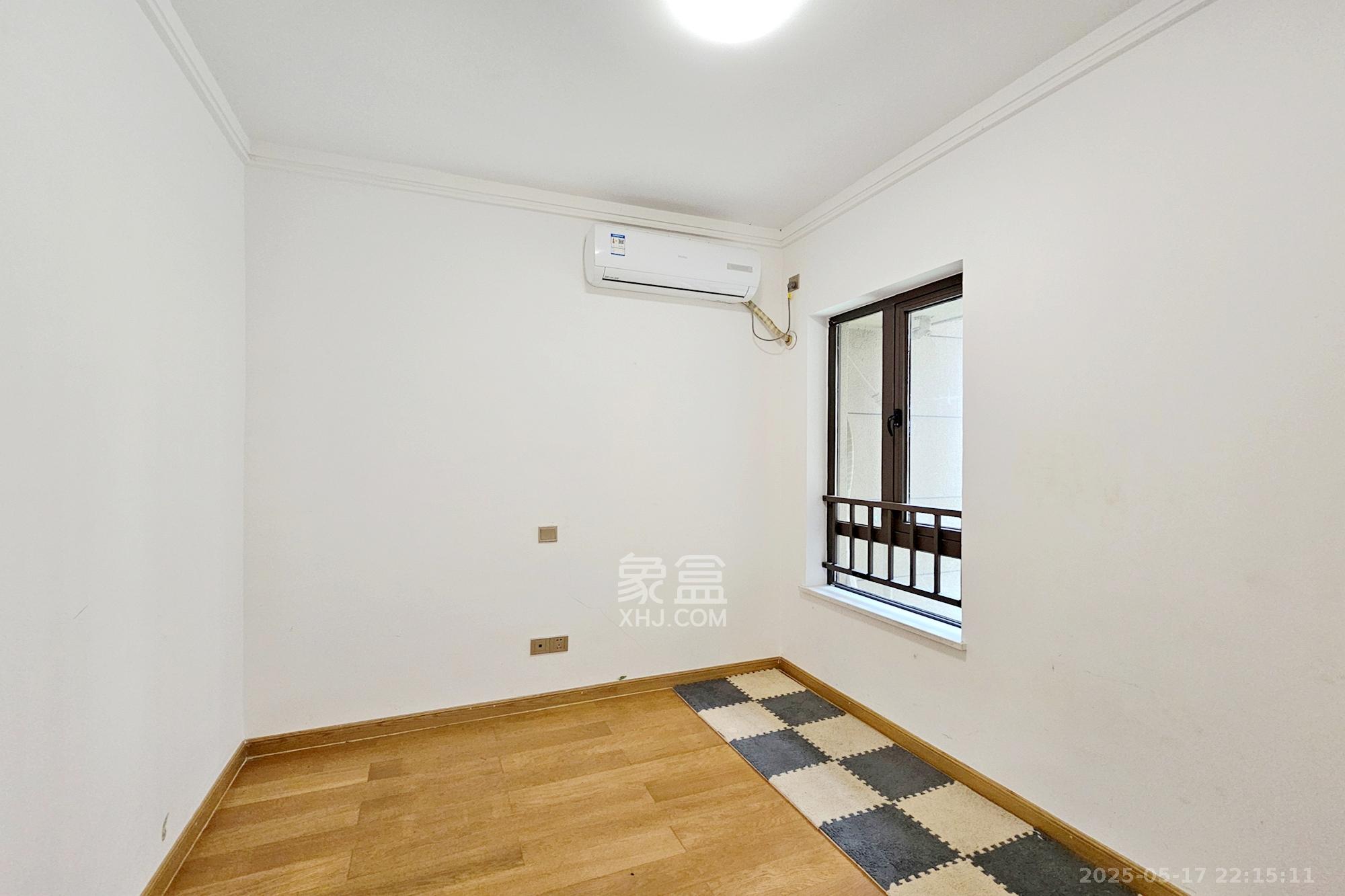 阳光城尚东湾青柠园 3室2厅1卫 76.0万 阳光城尚东湾青柠园 3室2厅1卫 76.0万卧室