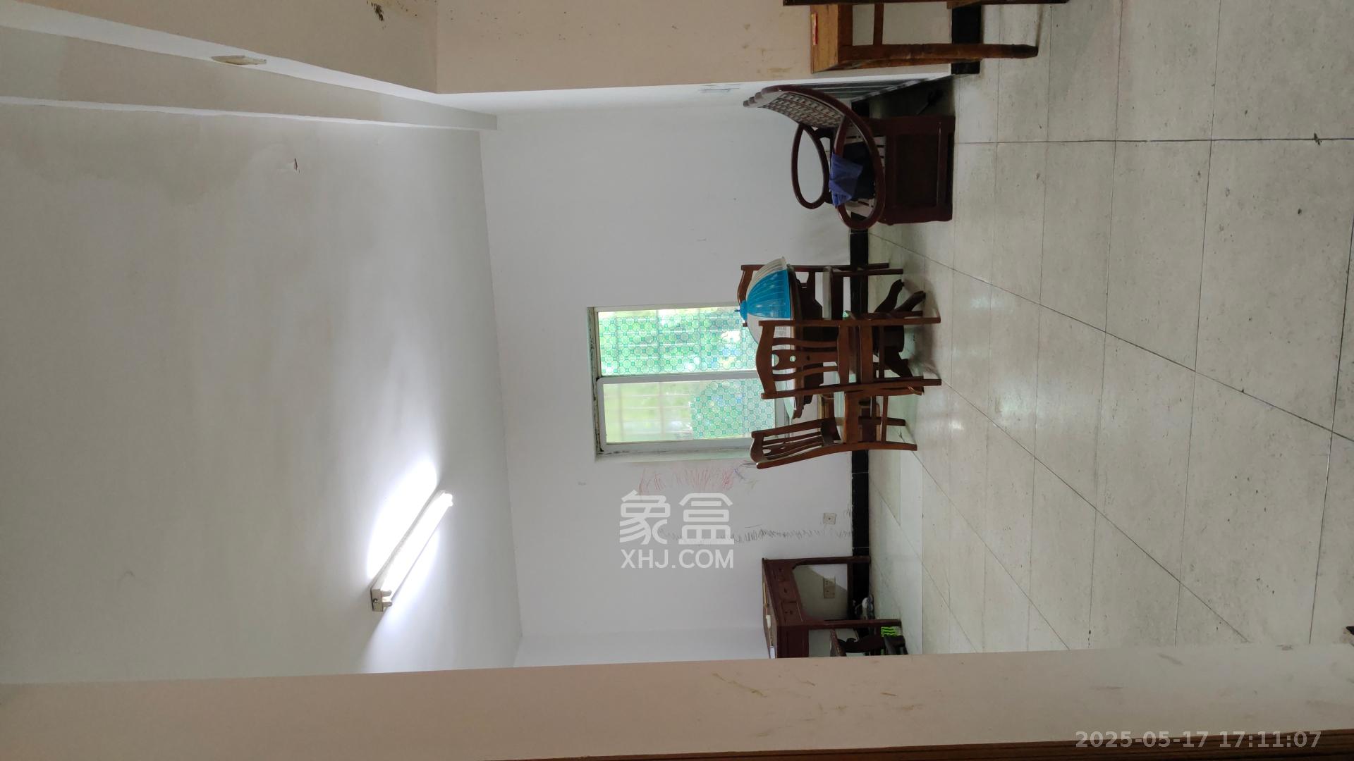 中南汽车世界 3室2厅2卫 888.0元/月 中南汽车世界 3室2厅2卫 888.0元/月室内图