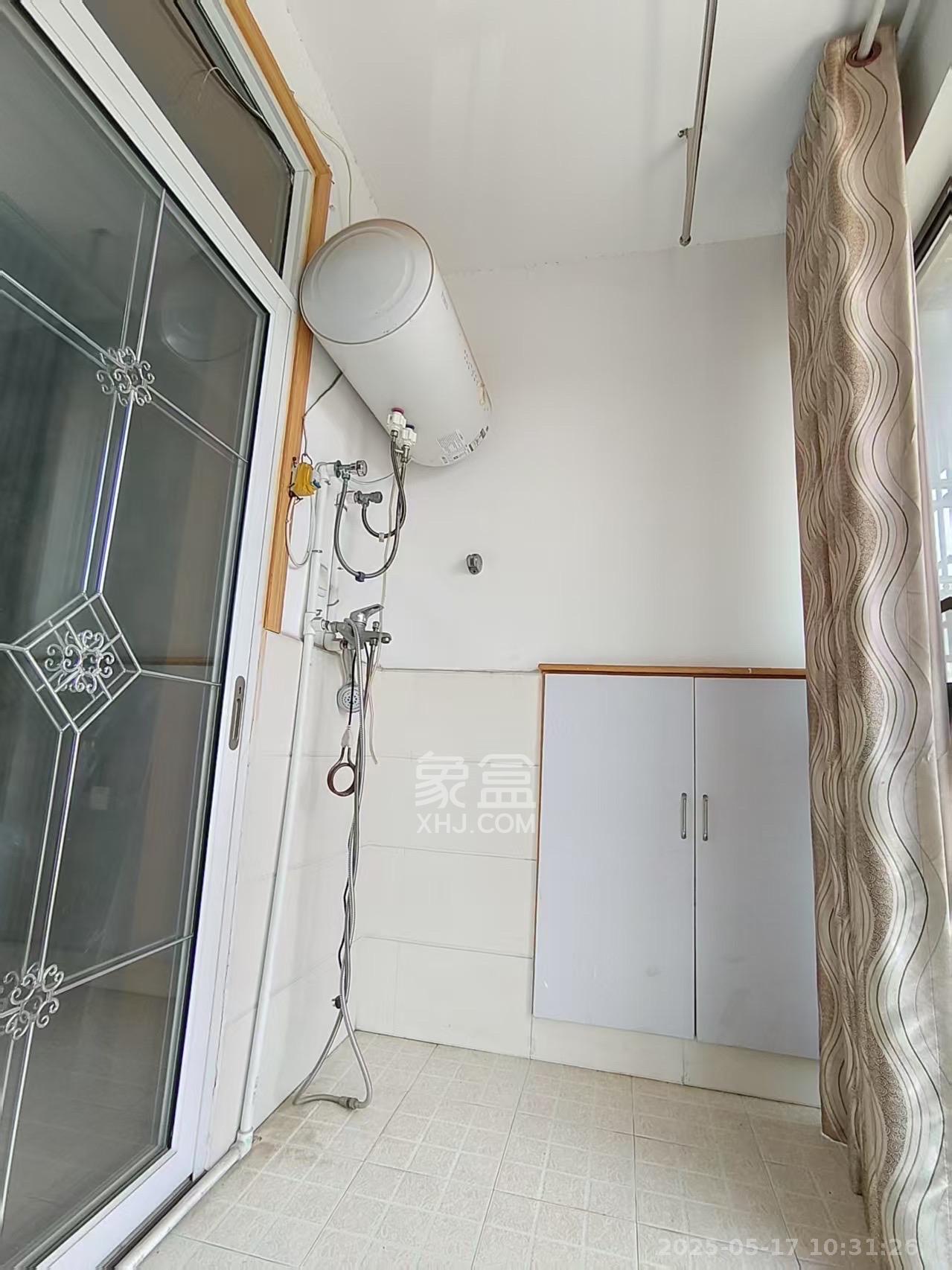 先锋新宇  3室2厅2卫   2300.00元/月室内图