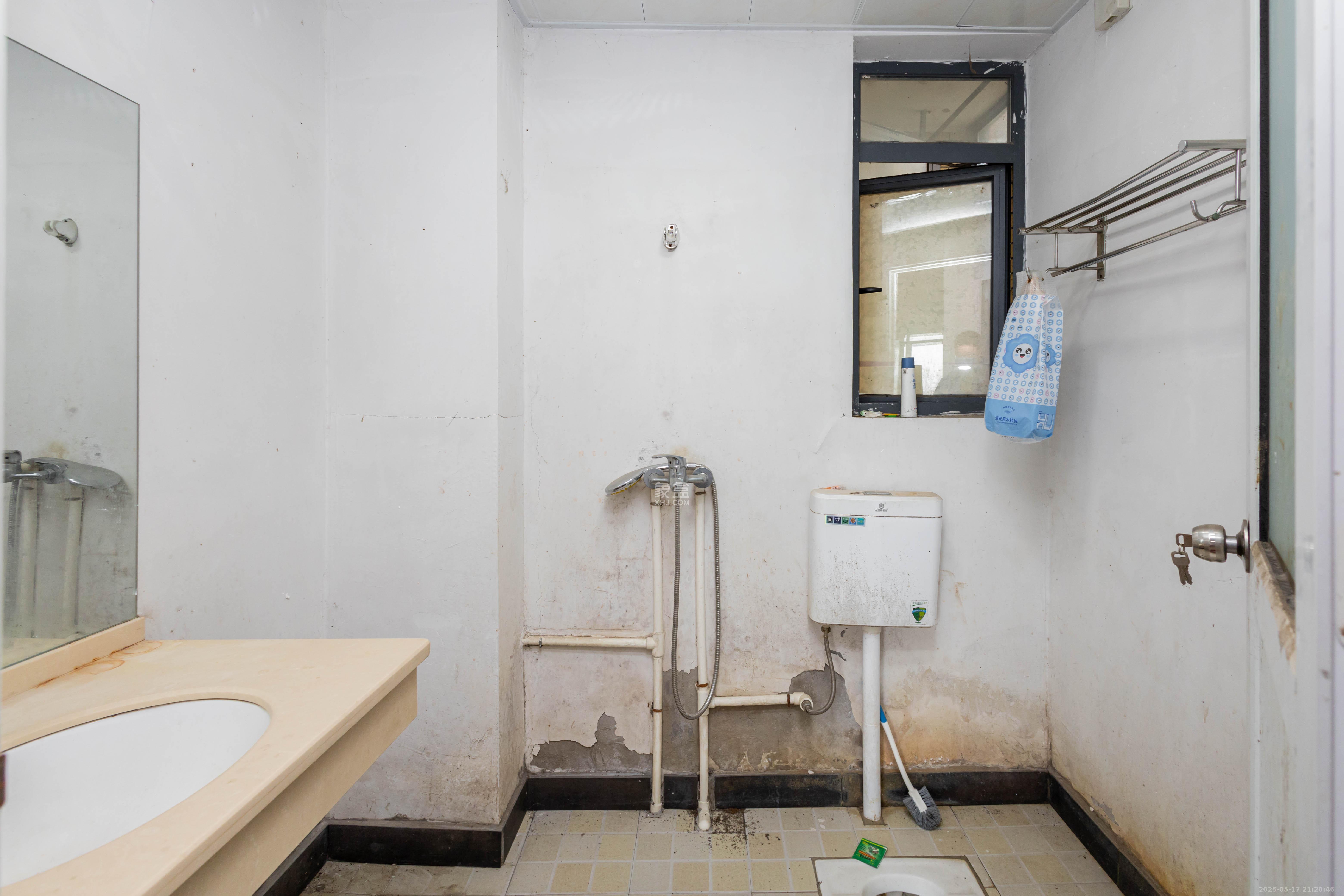 中国铁建国际城一期  2室2厅1卫    52.0万 中国铁建国际城一期  2室2厅1卫    52.0万卫生间