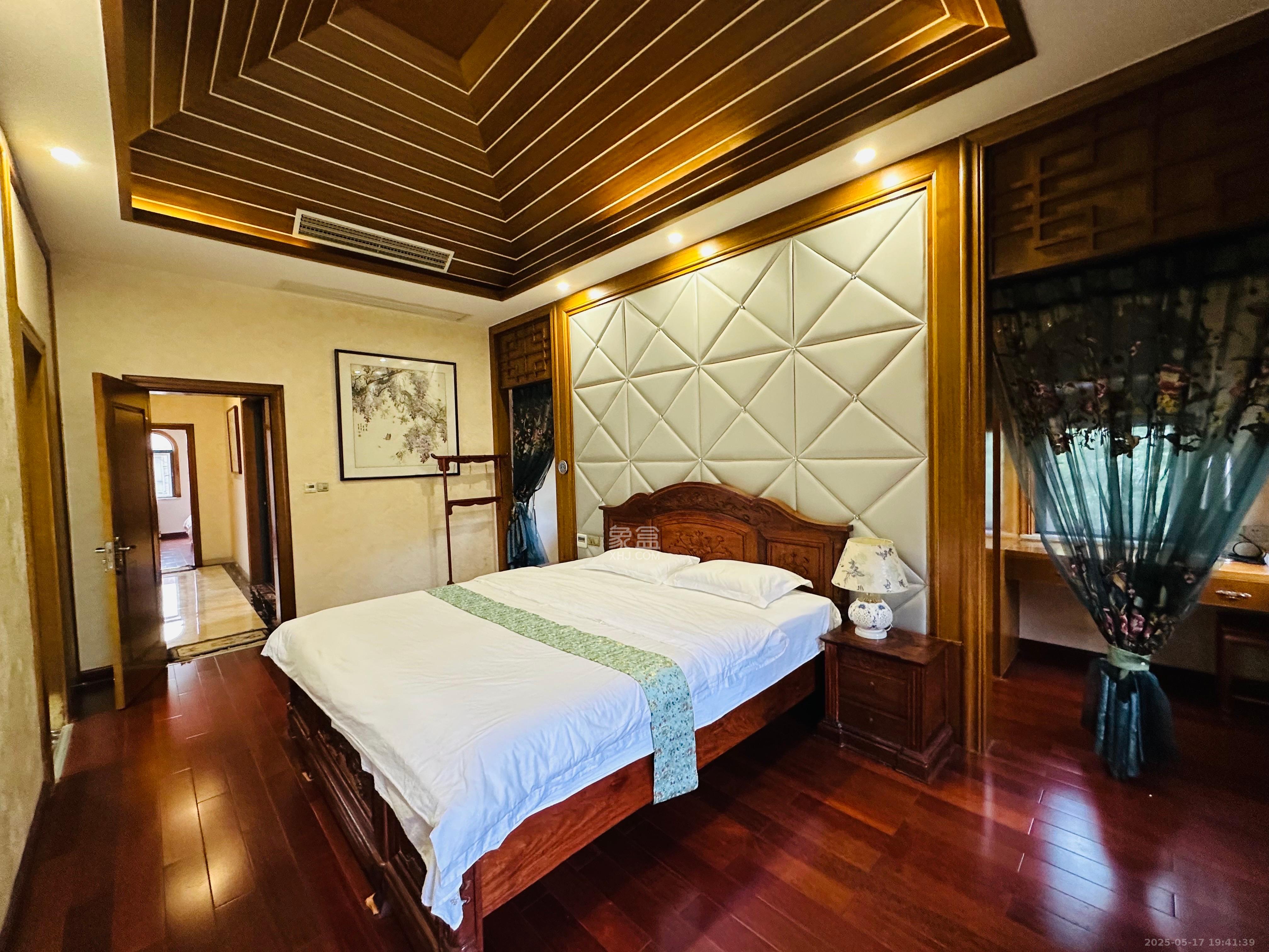 堤亚纳湾(深业沙河城) 8室2厅4卫 16800.0元/月 堤亚纳湾(深业沙河城) 8室2厅4卫 16800.0元/月室内图