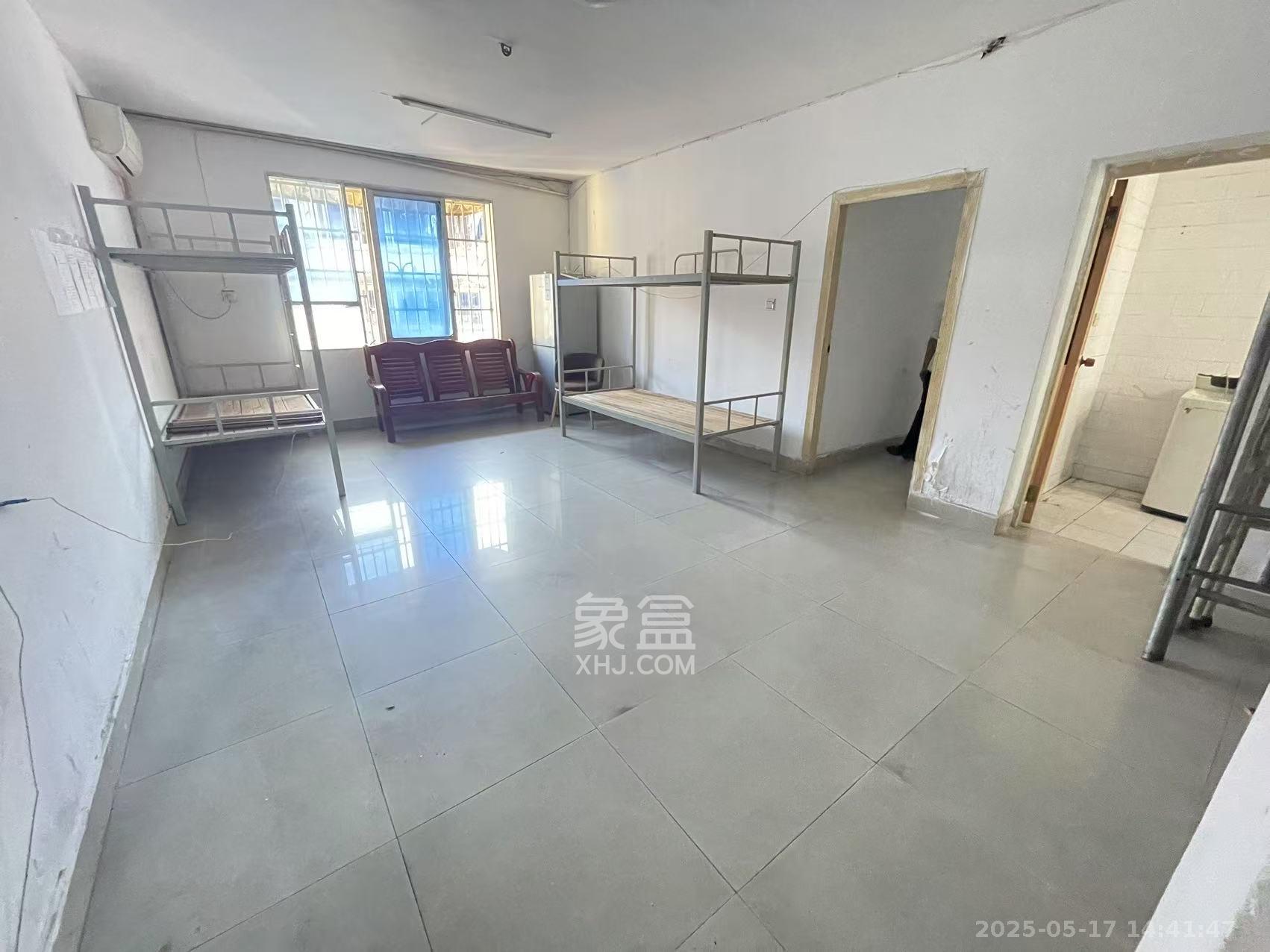 宏金花园 3室2厅2卫 2000.0元/月 宏金花园 3室2厅2卫 2000.0元/月室内图