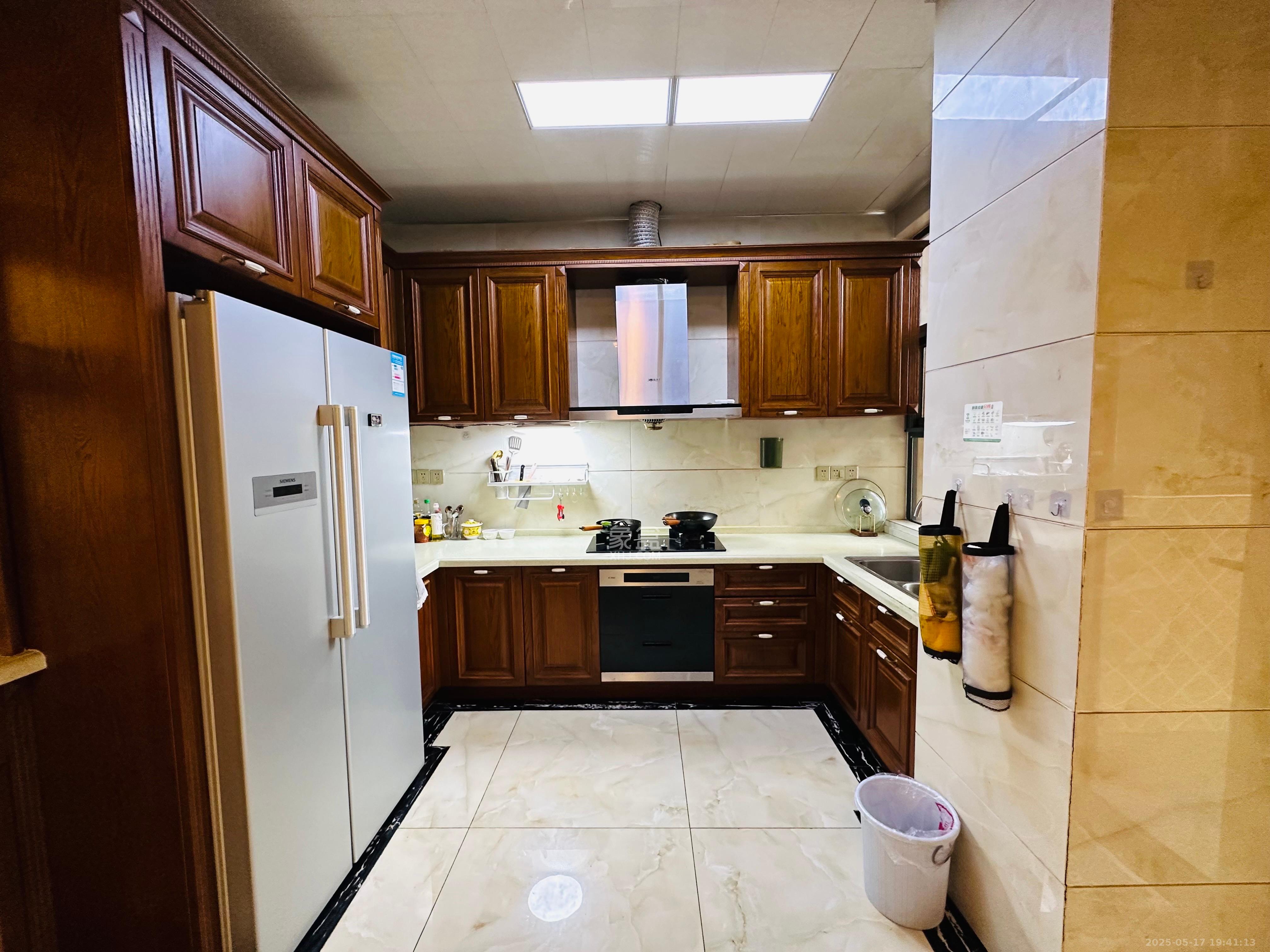 堤亚纳湾(深业沙河城) 8室2厅4卫 16800.0元/月 堤亚纳湾(深业沙河城) 8室2厅4卫 16800.0元/月室内图