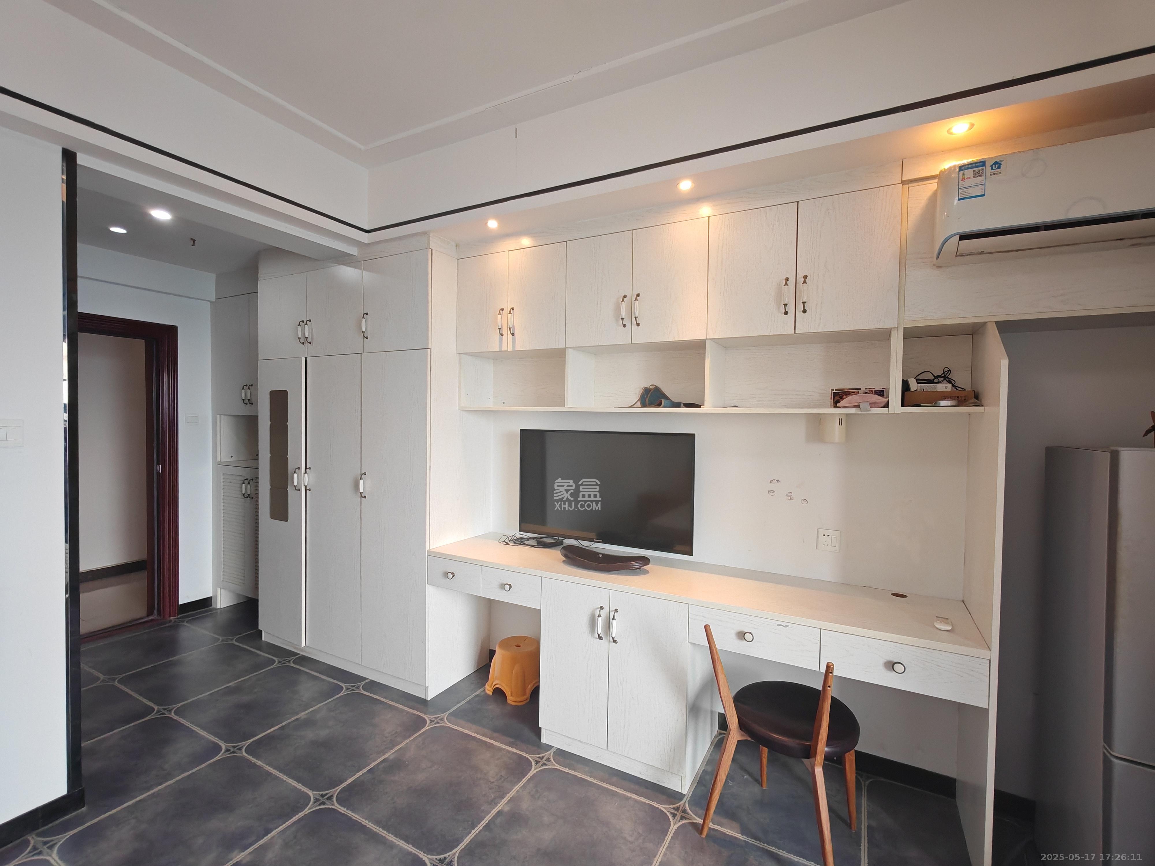 保利麓谷林语I区  1室1厅1卫    1750.0元/月 保利麓谷林语I区  1室1厅1卫    1750.0元/月室内图