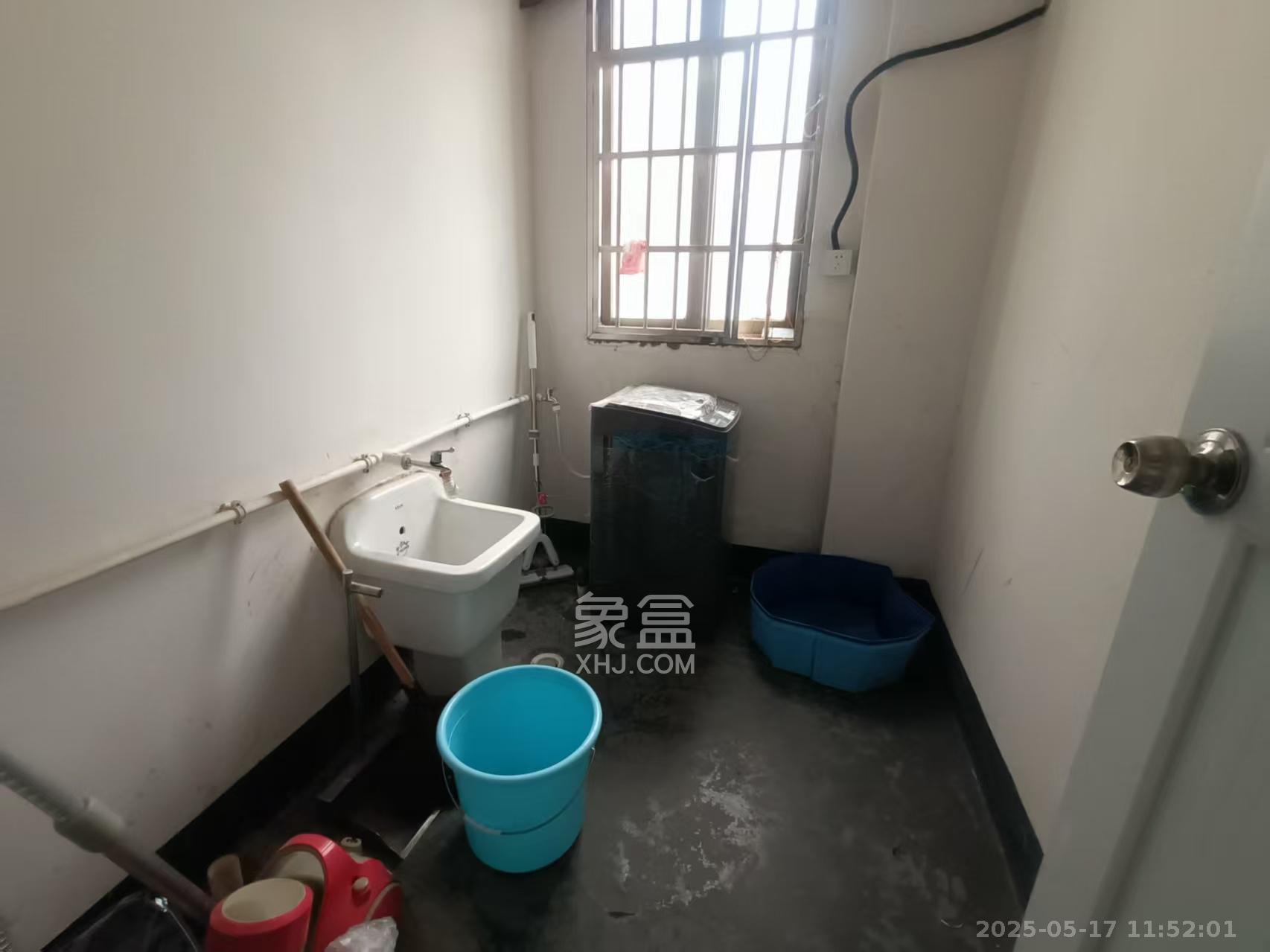 新大新  3室2厅2卫   5000.00元/月室内图