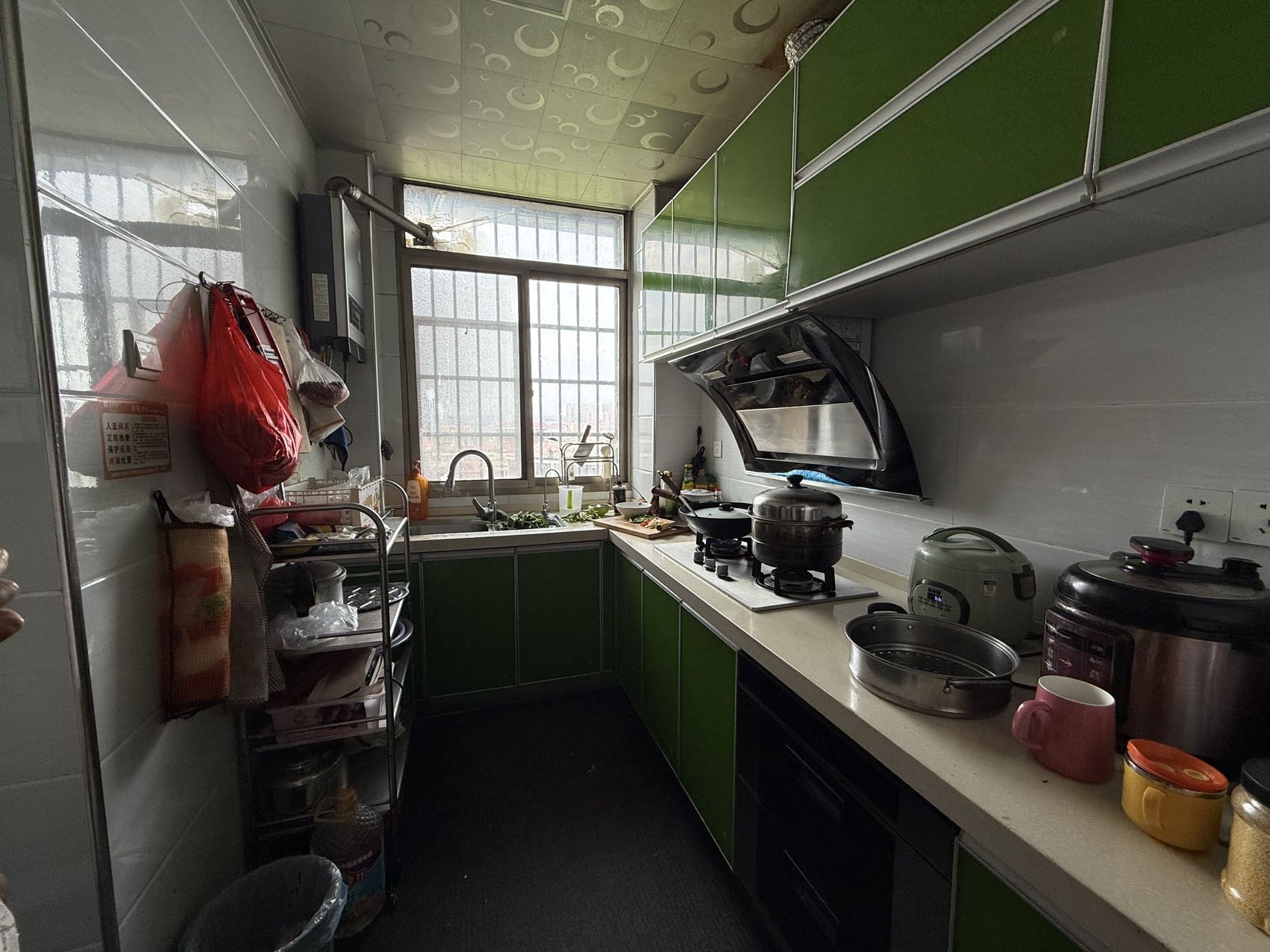 山水绿城  3室2厅2卫    31.8万 山水绿城  3室2厅2卫    31.8万客厅