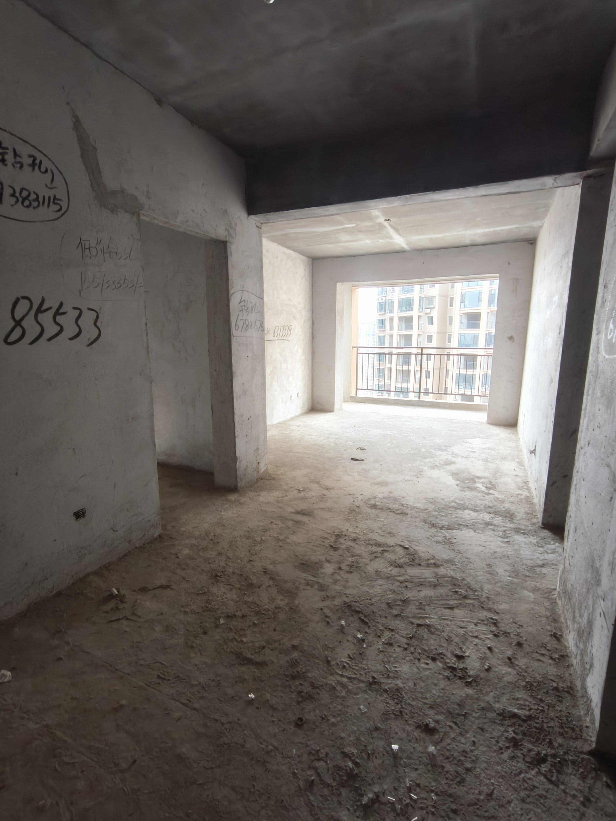 华剑首郡+五江珑悦 2室2厅1卫 43.8万 华剑首郡+五江珑悦 2室2厅1卫 43.8万客厅