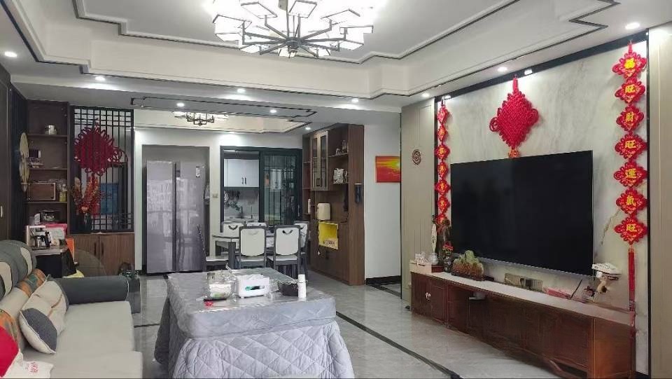山城上品  3室2厅2卫   75.80万客厅