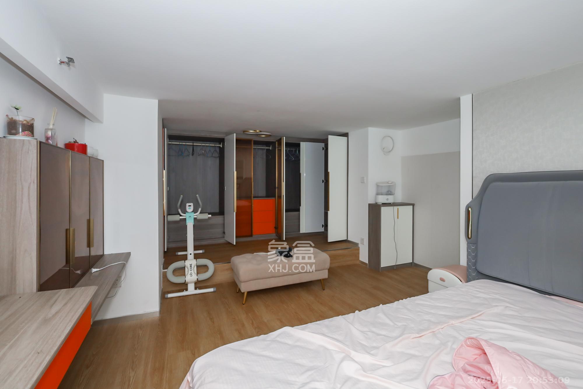 圆泰长沙印  1室0厅0卫    55.0万 圆泰长沙印  1室0厅0卫    55.0万卧室