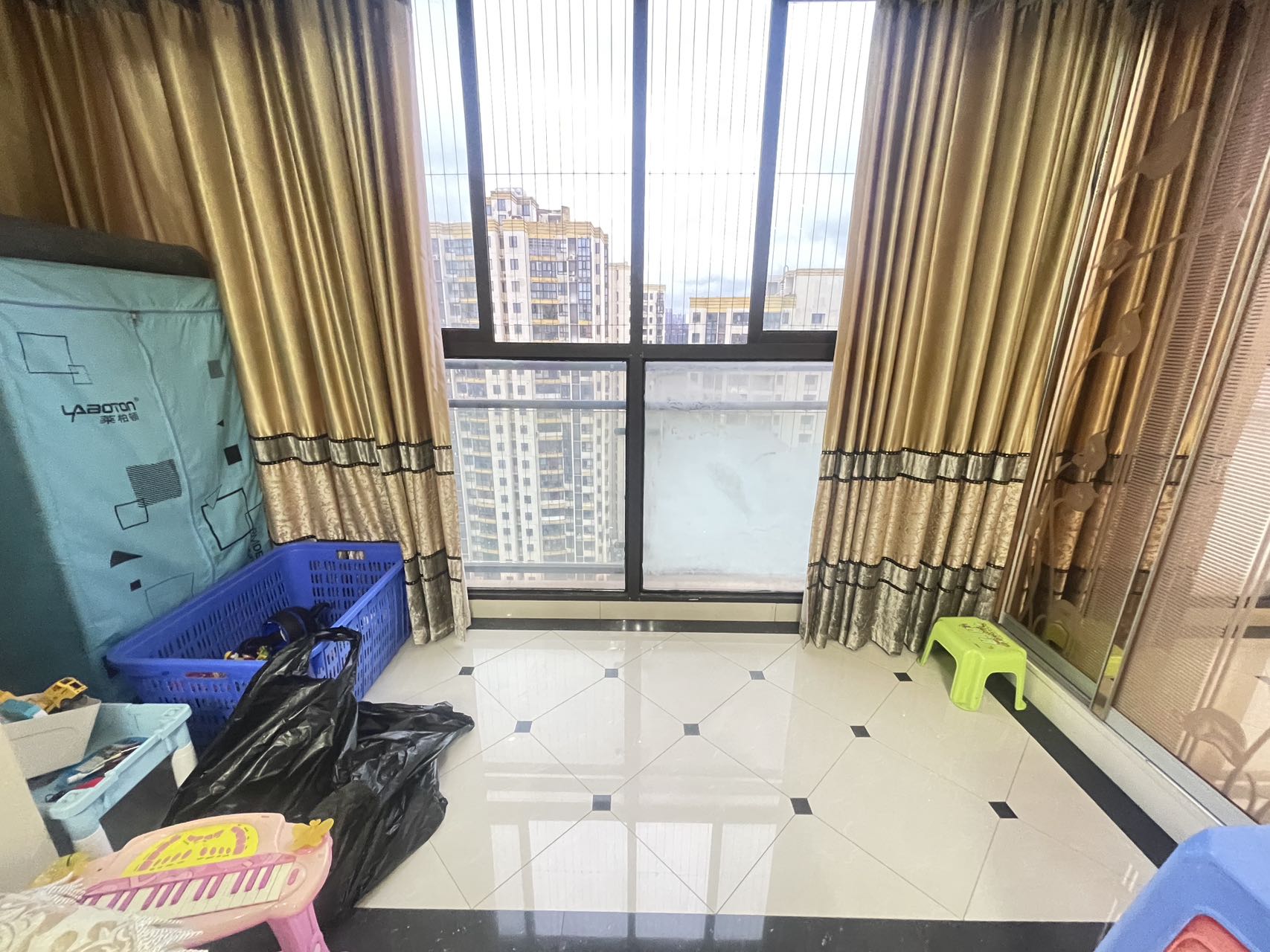 曼哈顿花园 3室2厅2卫 58.0万 曼哈顿花园 3室2厅2卫 58.0万室内图