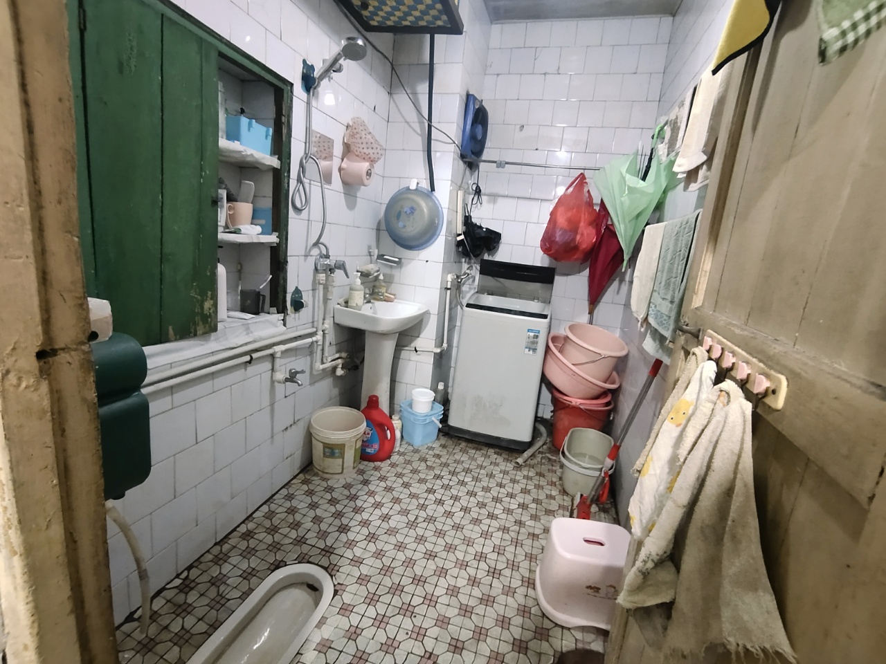 银馨家园(贺家土电厂生活区)  2室2厅1卫    20.0万 银馨家园(贺家土电厂生活区)  2室2厅1卫    20.0万室内图