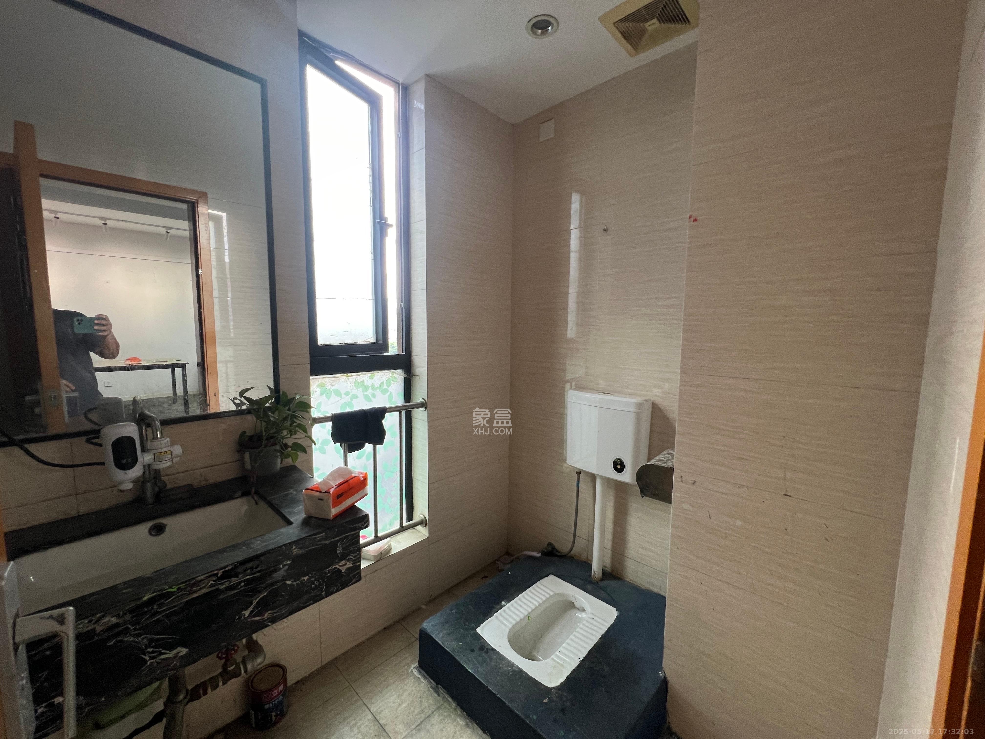 德思勤城市广场(宝格丽公寓) 2室1厅1卫 3500.0元/月 德思勤城市广场(宝格丽公寓) 2室1厅1卫 3500.0元/月室内图