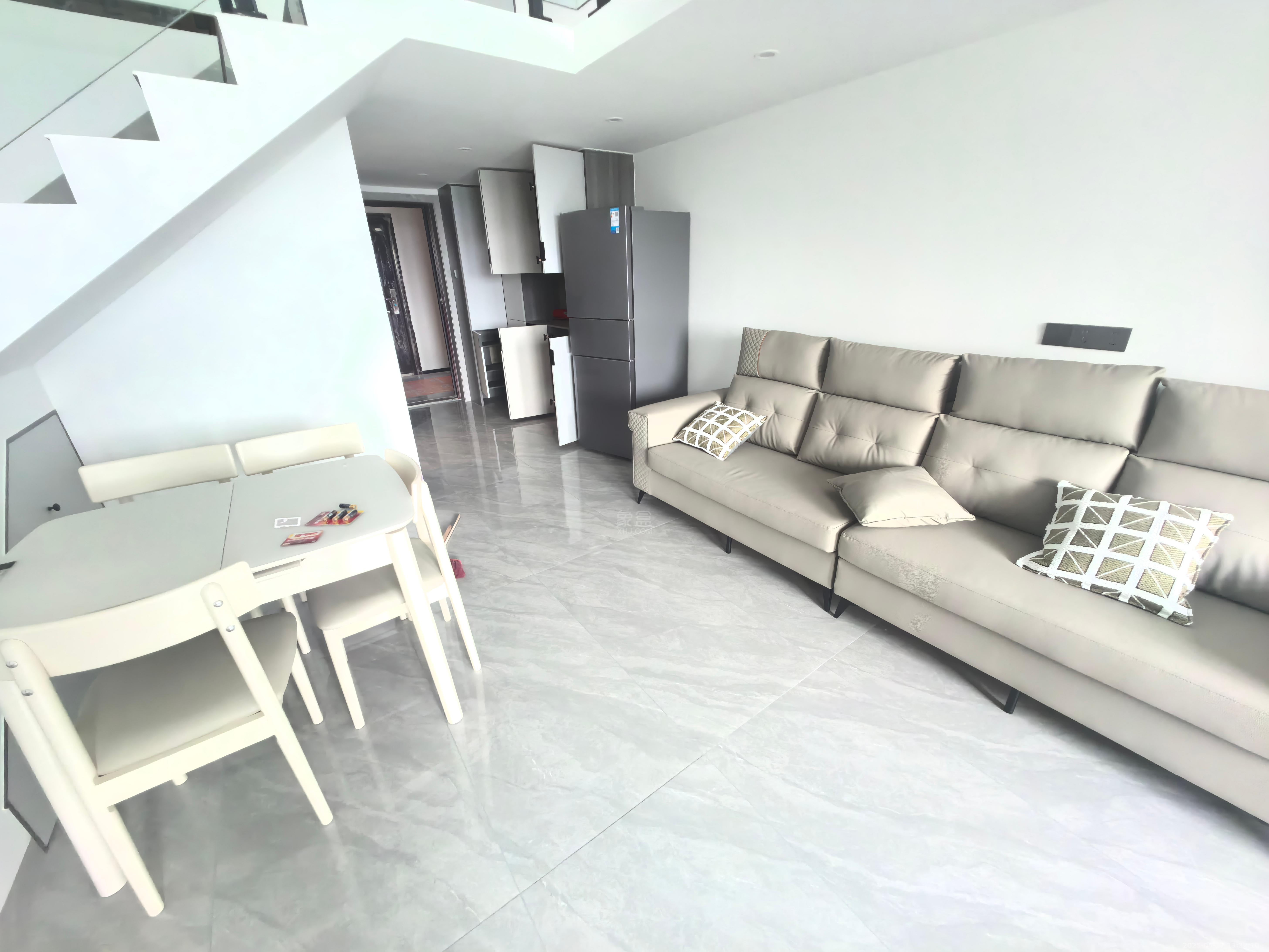 亿都晴天里 2室2厅1卫 1500.0元/月 亿都晴天里 2室2厅1卫 1500.0元/月室内图