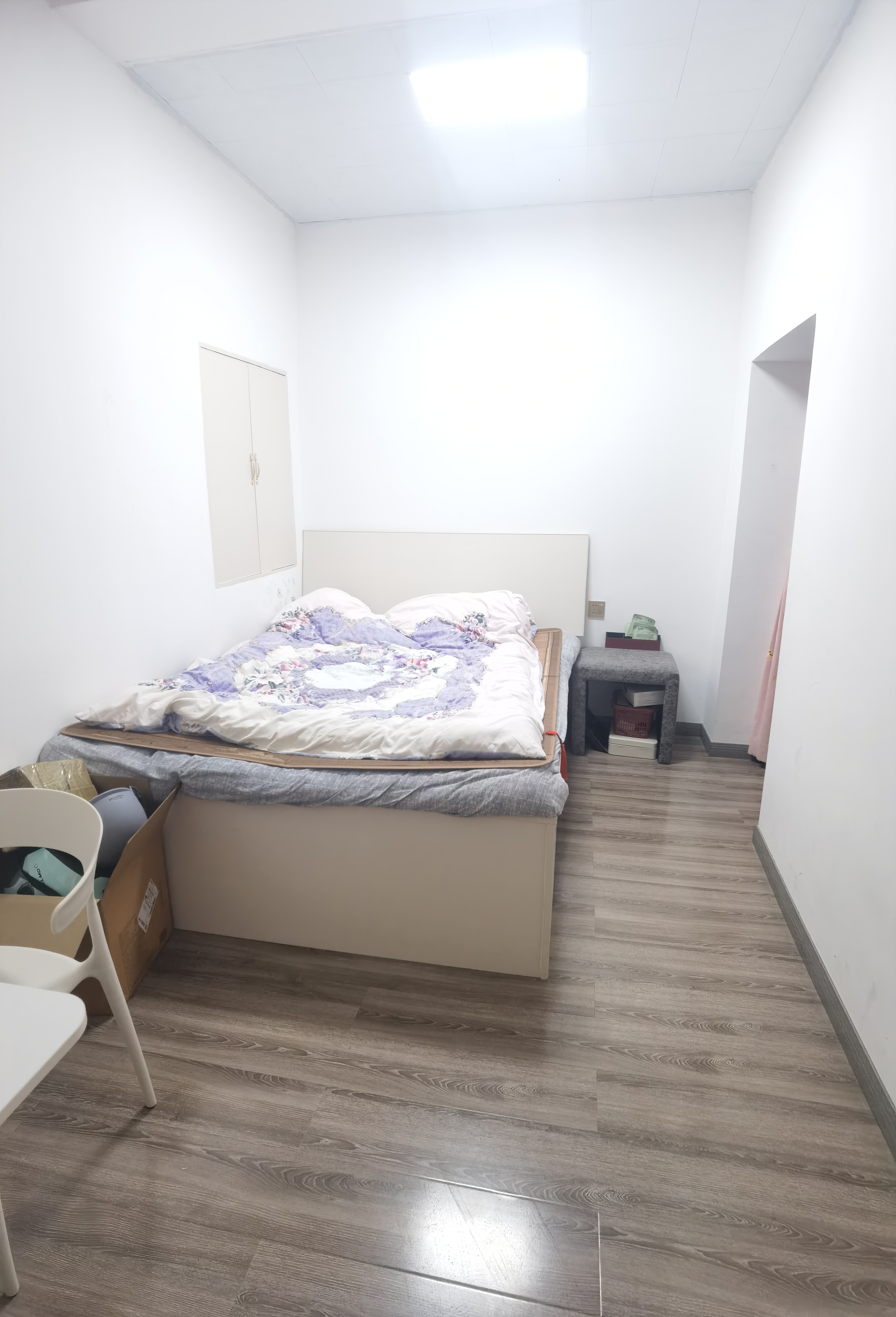 一中附小校内单位房  3室2厅2卫   45.80万客厅