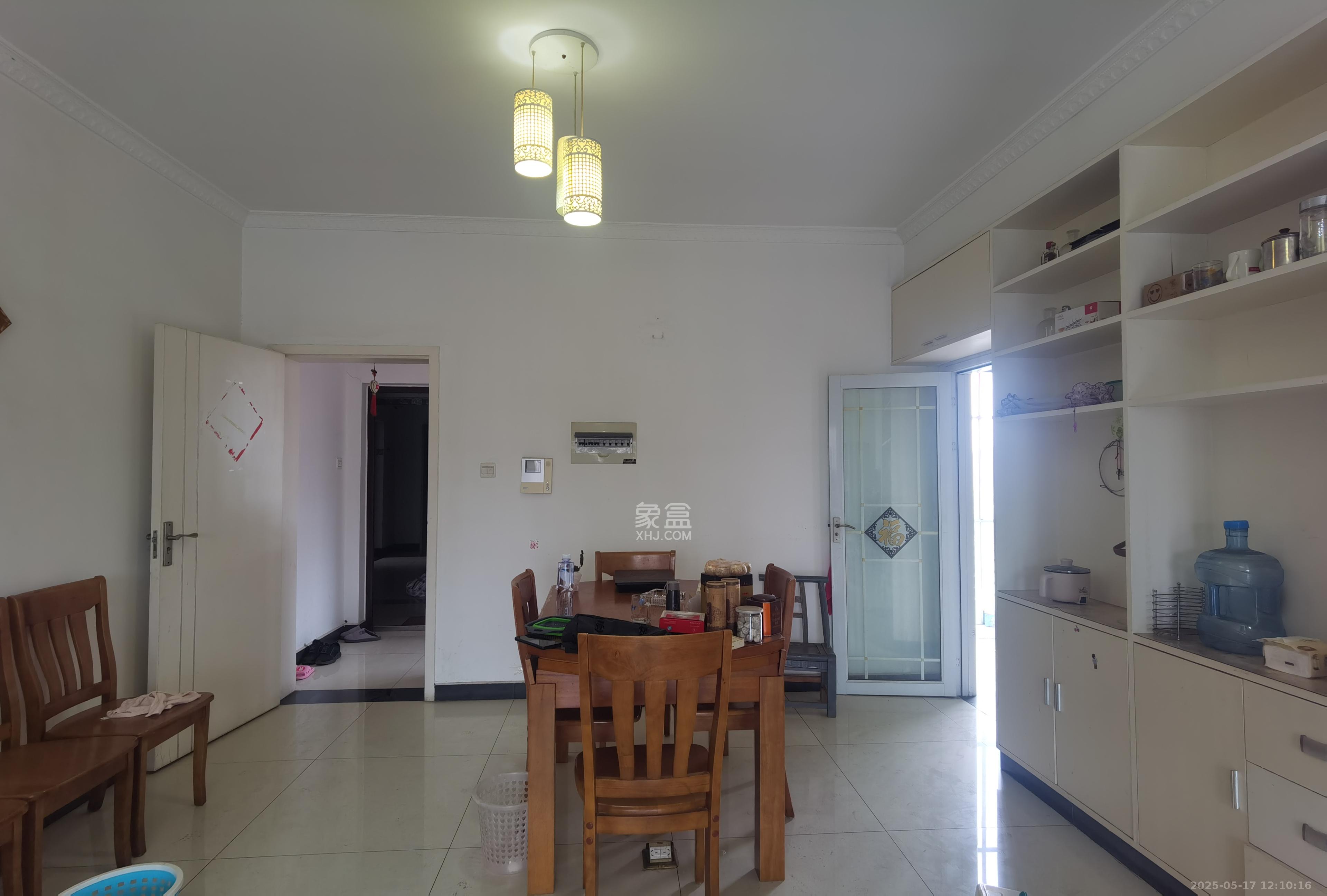 银盘鑫城  3室2厅1卫    1600.0元/月 银盘鑫城  3室2厅1卫    1600.0元/月