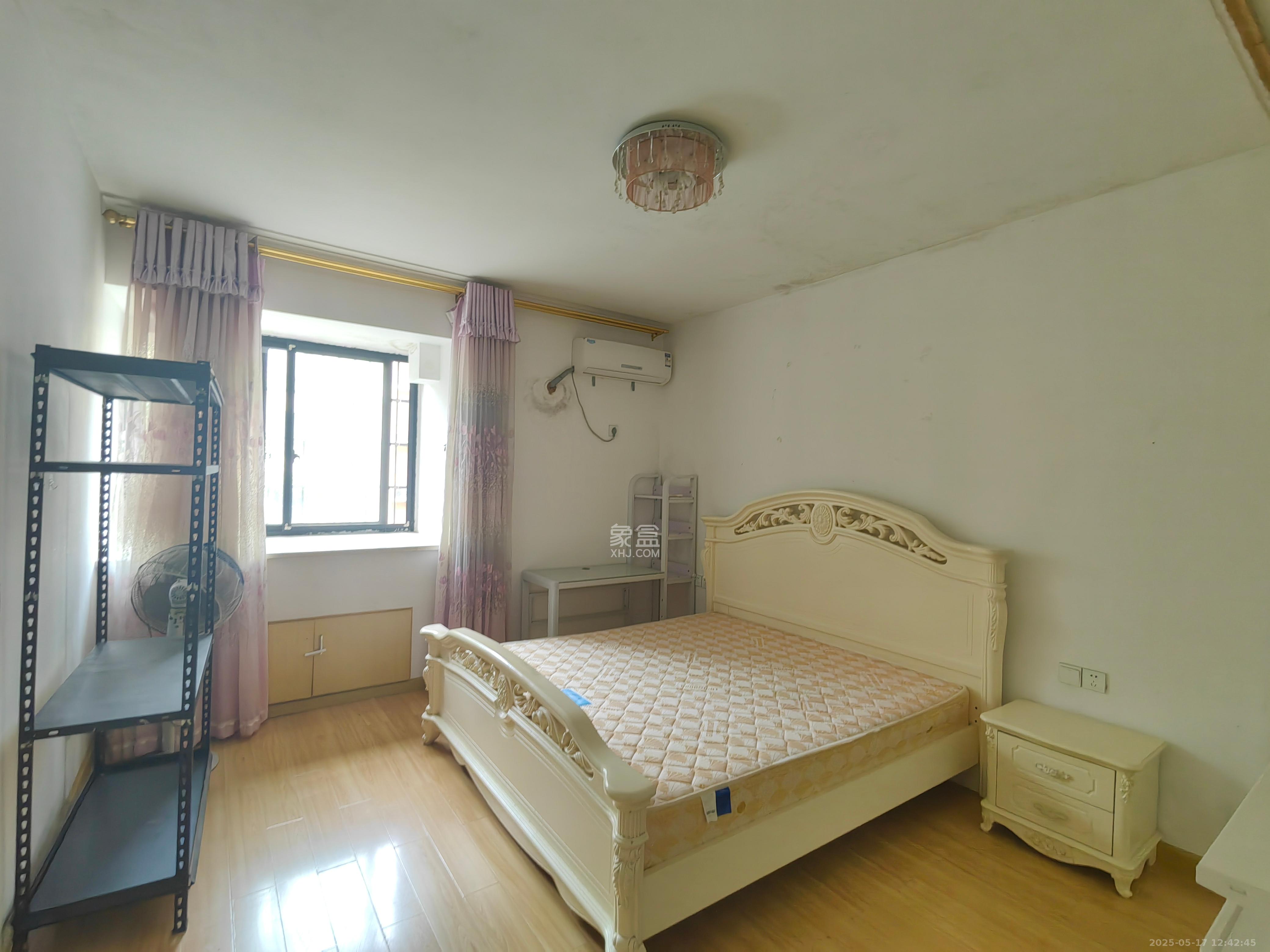 丽景华庭 1室2厅1卫 1300.0元/月 丽景华庭 1室2厅1卫 1300.0元/月室内图