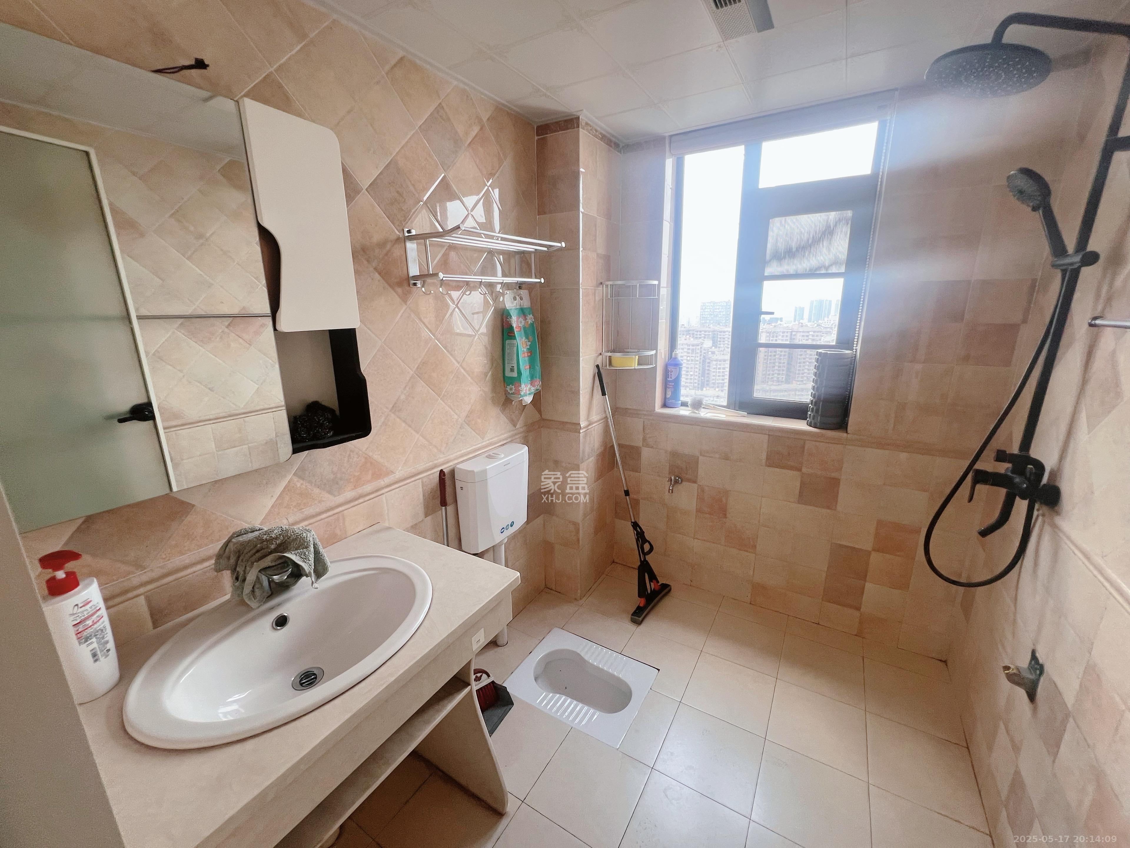 东之阳芙蓉国际  4室2厅2卫    76.8万 东之阳芙蓉国际  4室2厅2卫    76.8万室内图