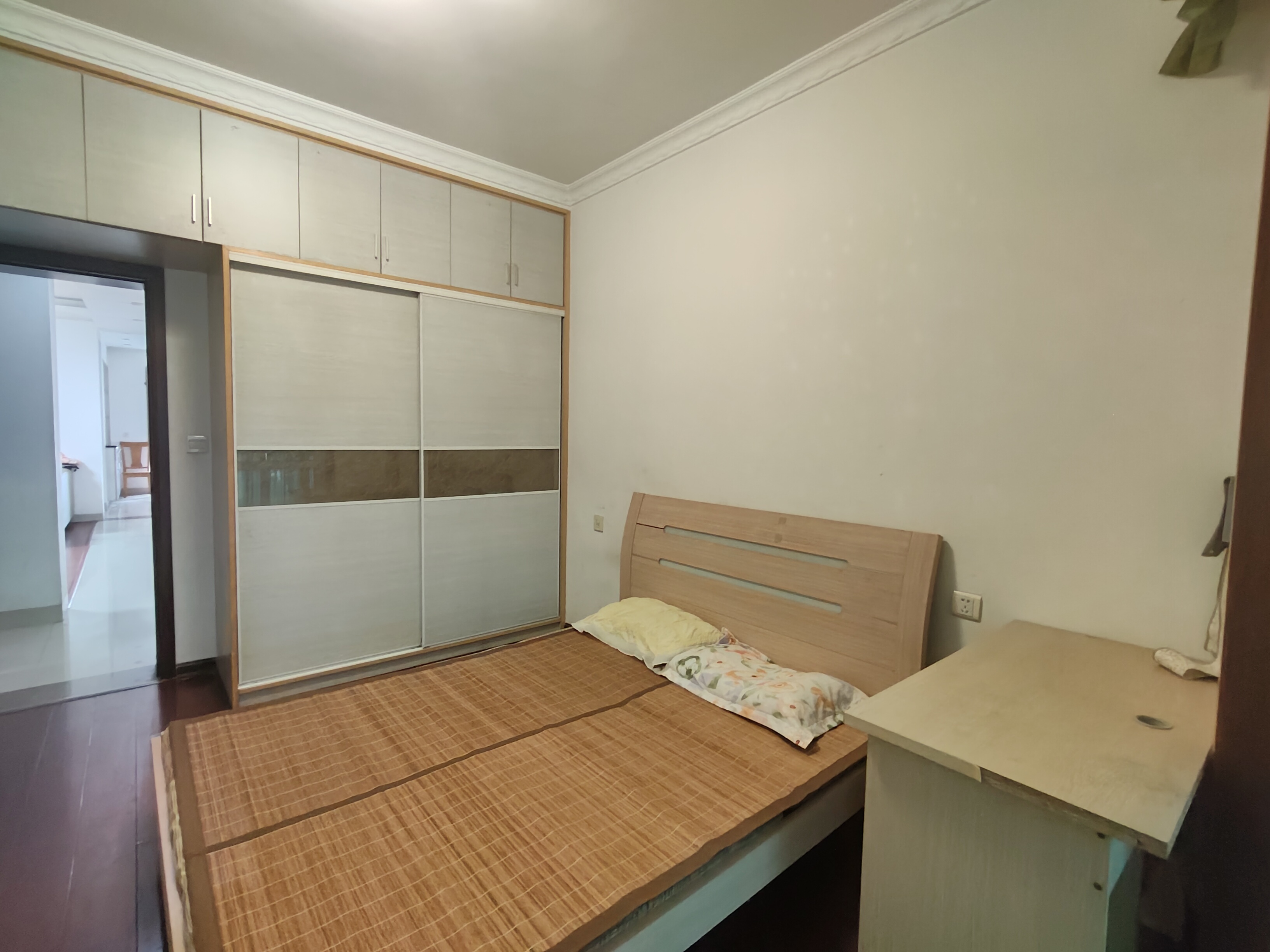 蒸湘世纪城  4室2厅2卫   1900.00元/月室内图
