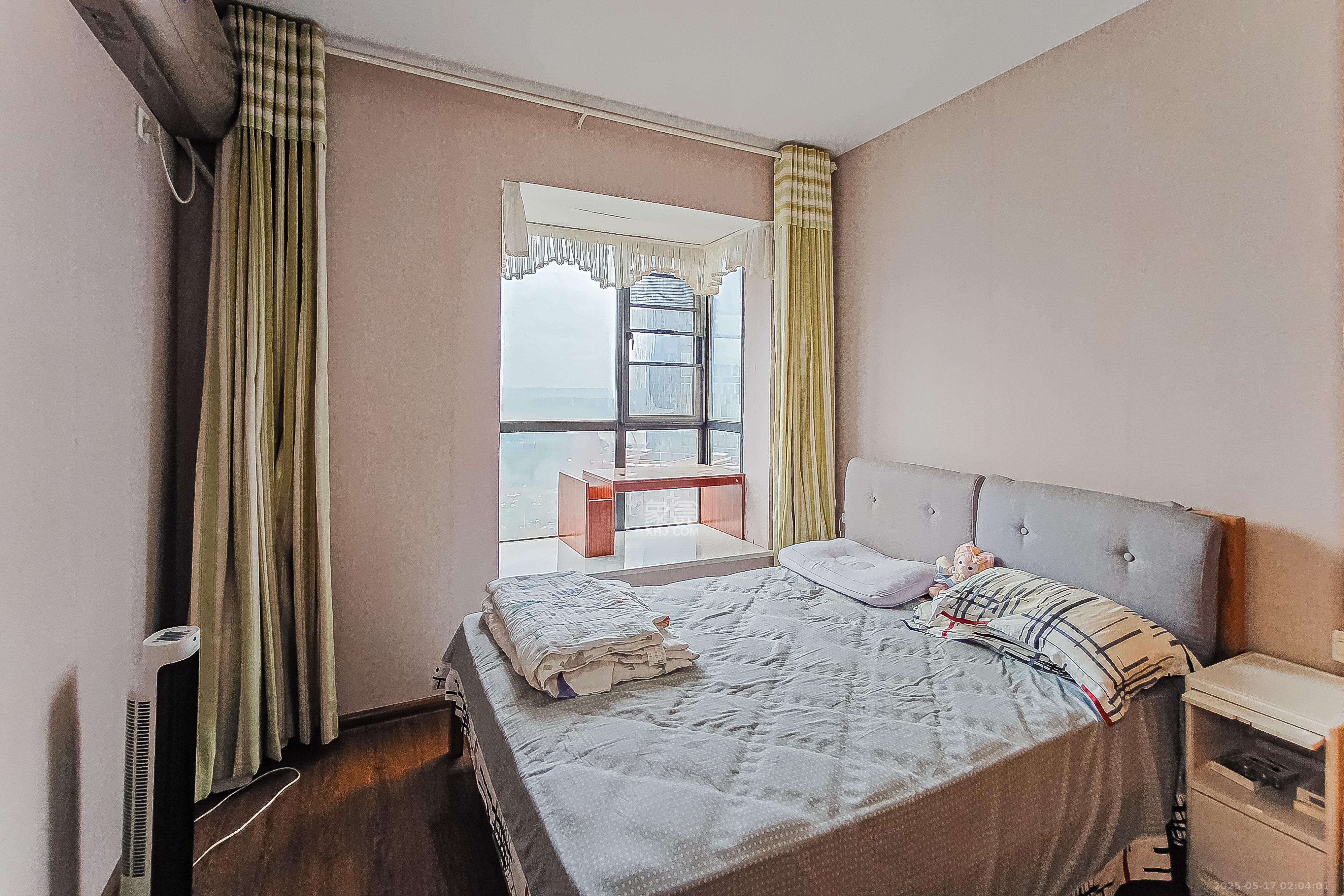 星城书香苑(星城书院)  2室2厅1卫    85.0万 星城书香苑(星城书院)  2室2厅1卫    85.0万卧室