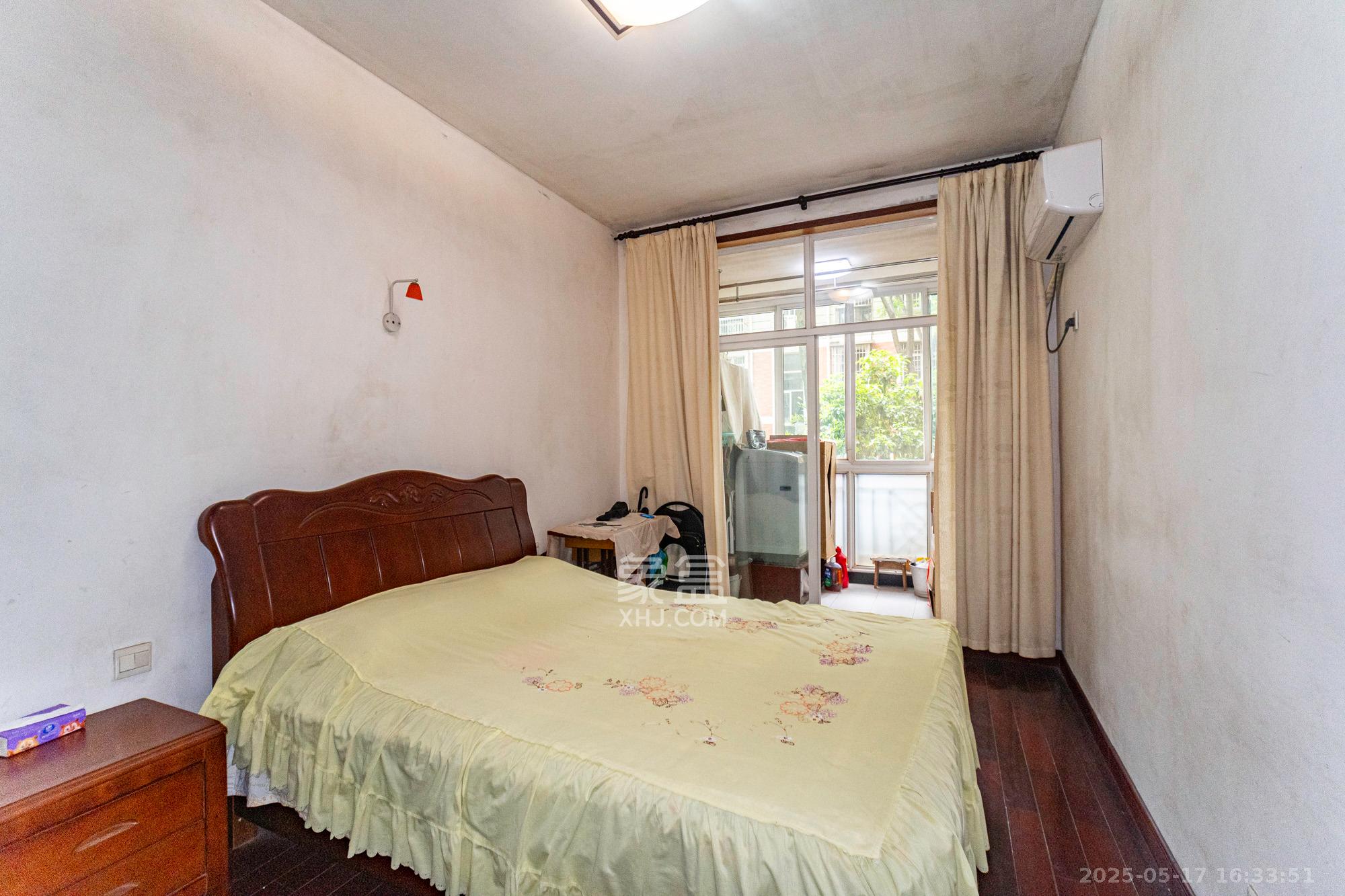 山水人家一二期 3室2厅2卫 66.0万 山水人家一二期 3室2厅2卫 66.0万卧室